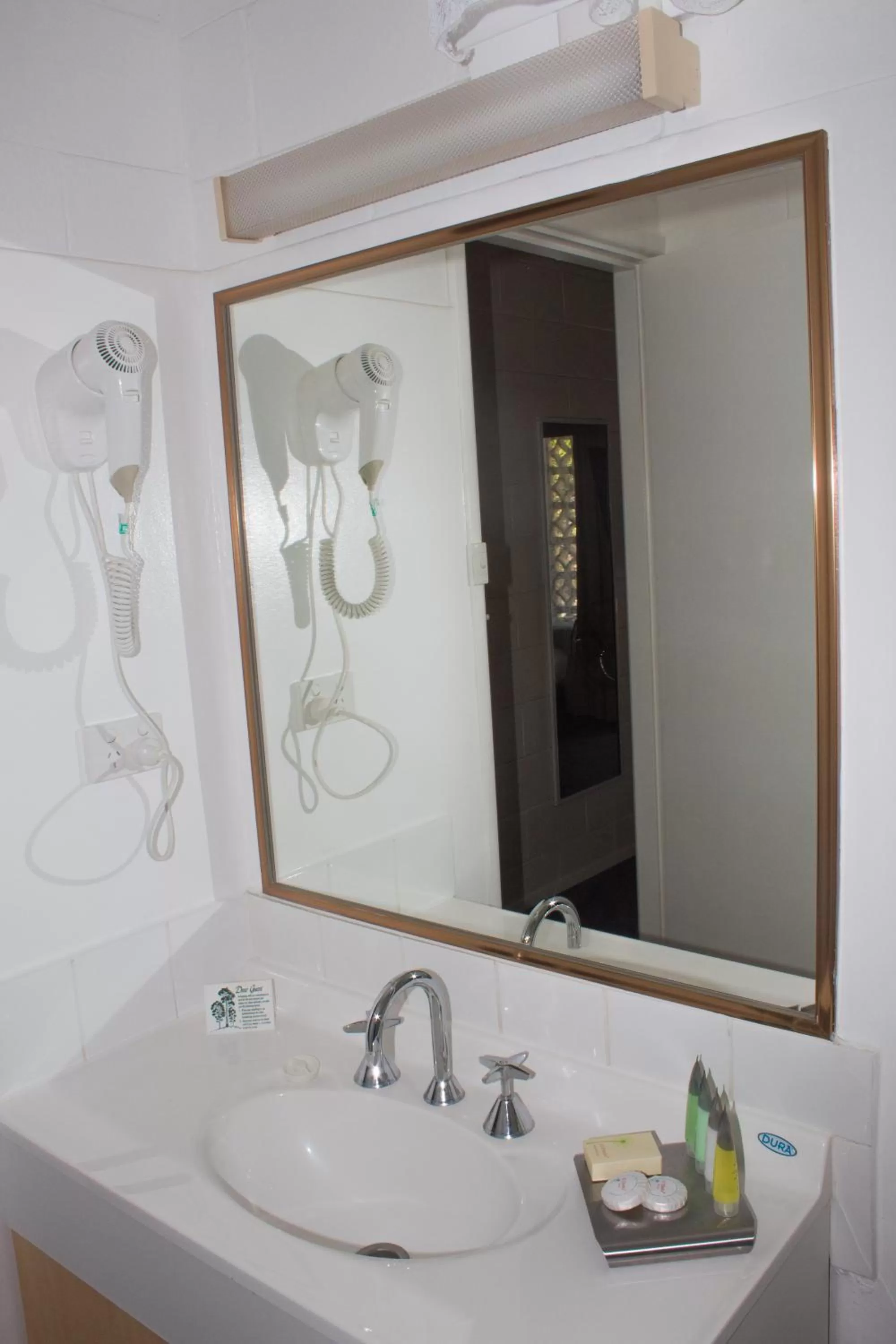 Bathroom in Motel Kempsey