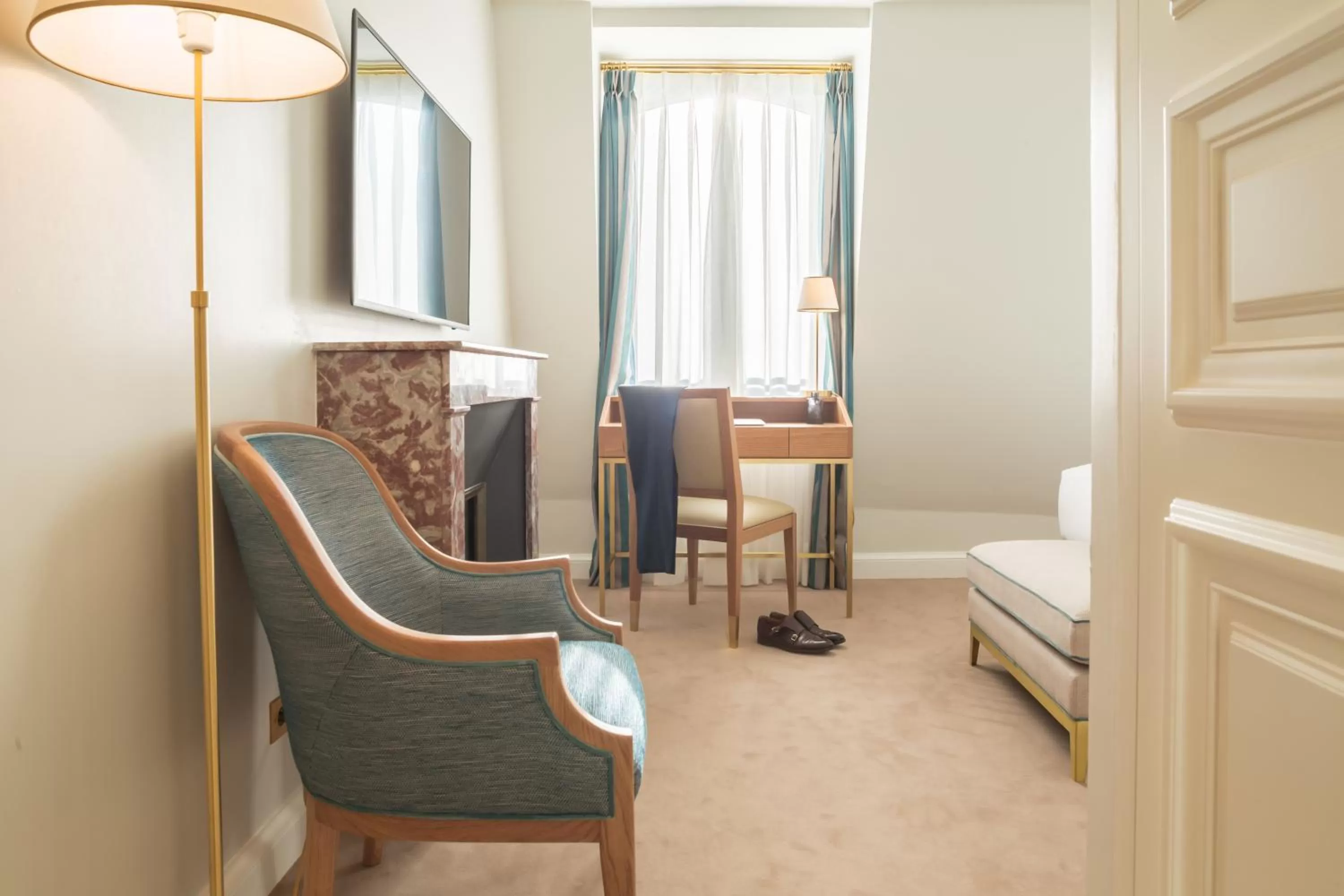 Seating area, Bed in Hôtel Alfred Sommier