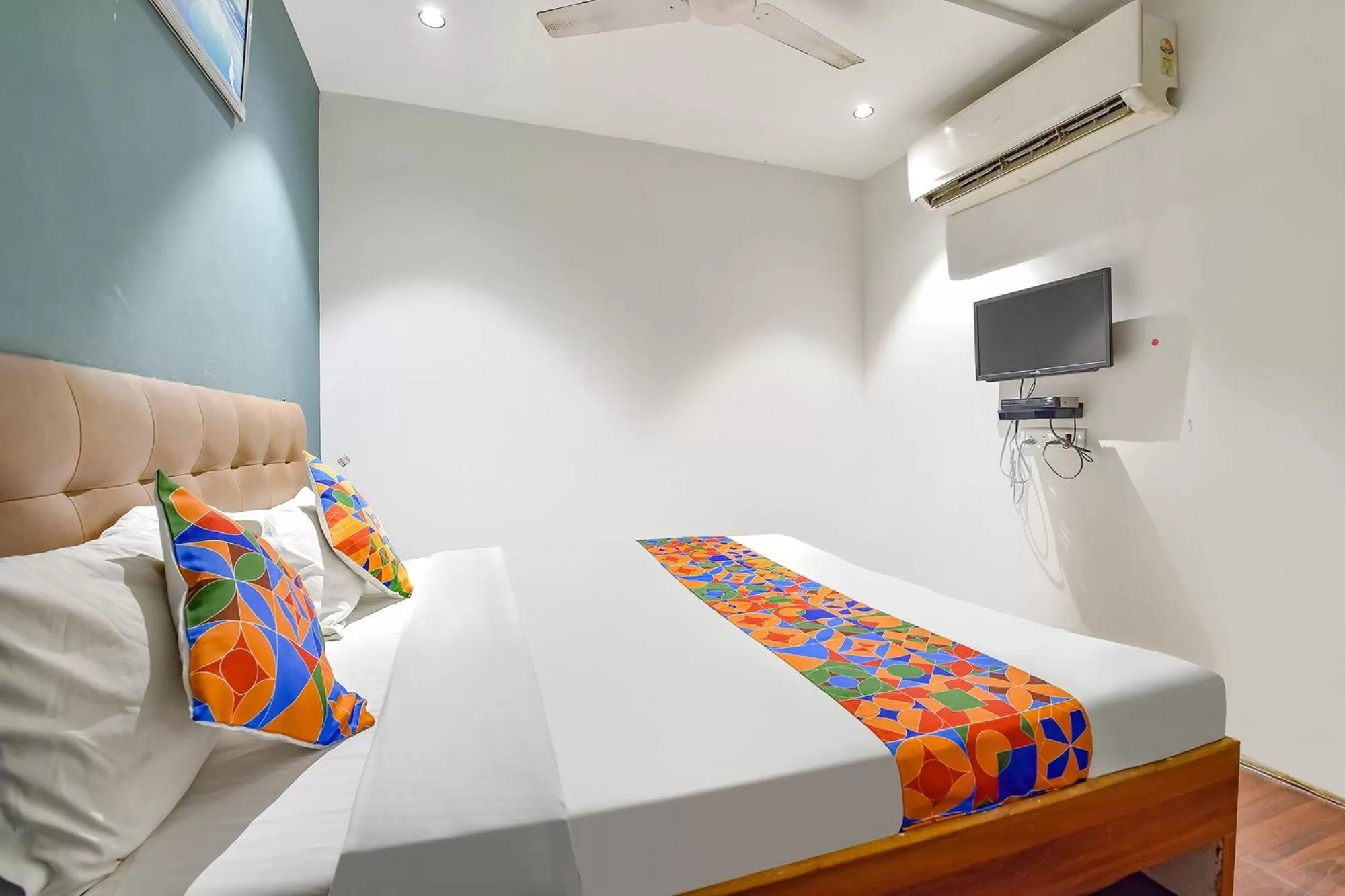 Bed in FabHotel Nidhivan, Udhna Junction