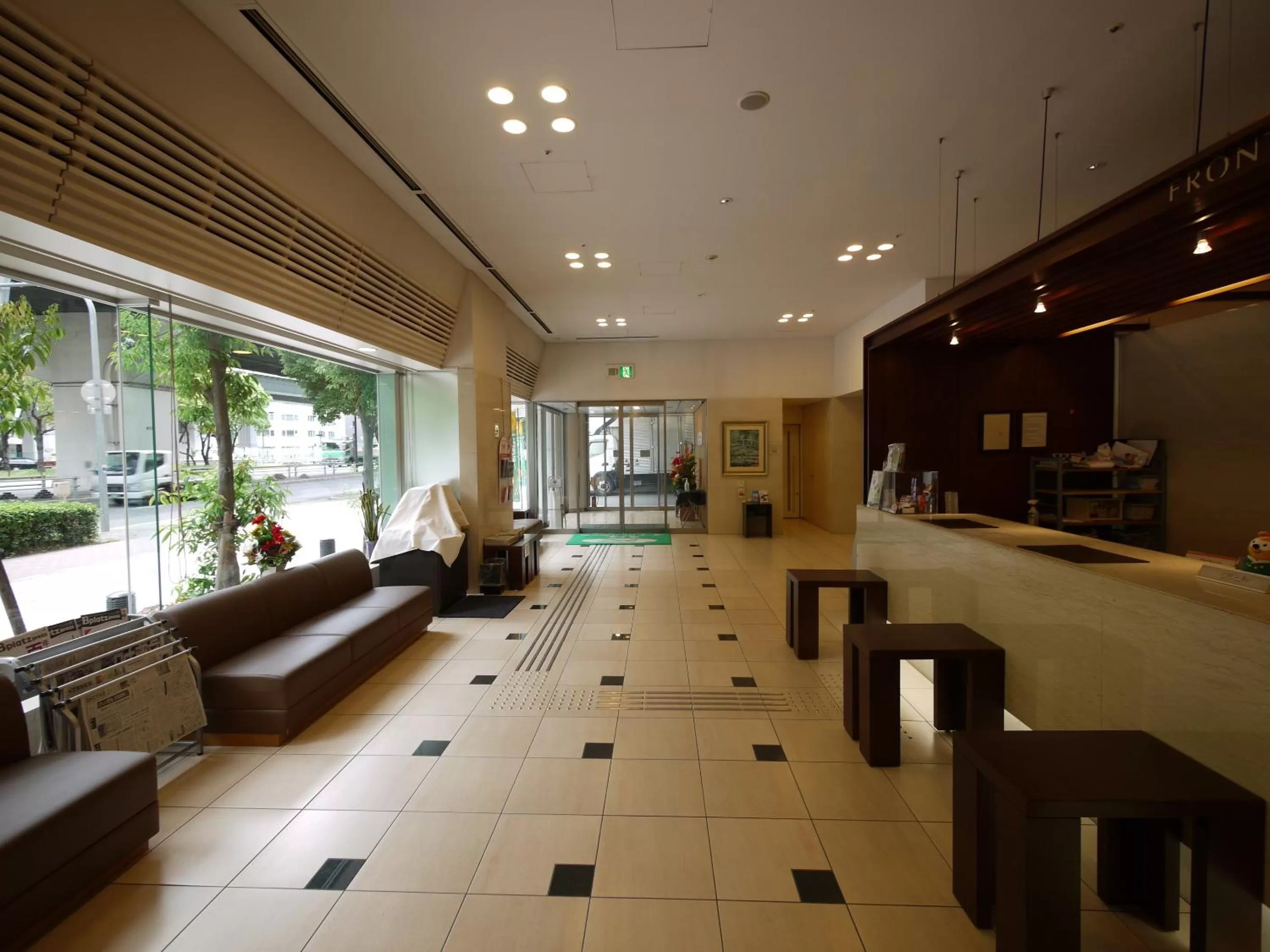 Lobby or reception in Hotel Route-Inn Osaka Honmachi
