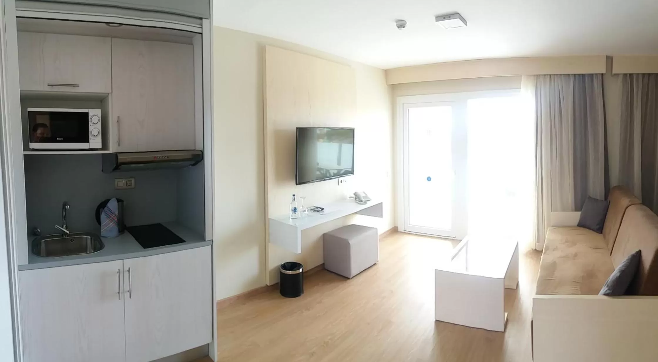 Kitchen or kitchenette in HL Suite Nardos - Only Adults