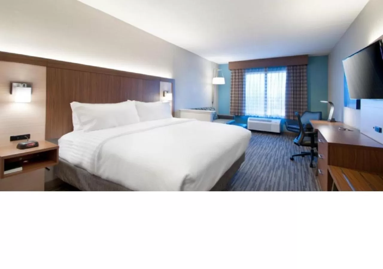 Photo of the whole room, Bed in Holiday Inn Express Quantico - Stafford by IHG
