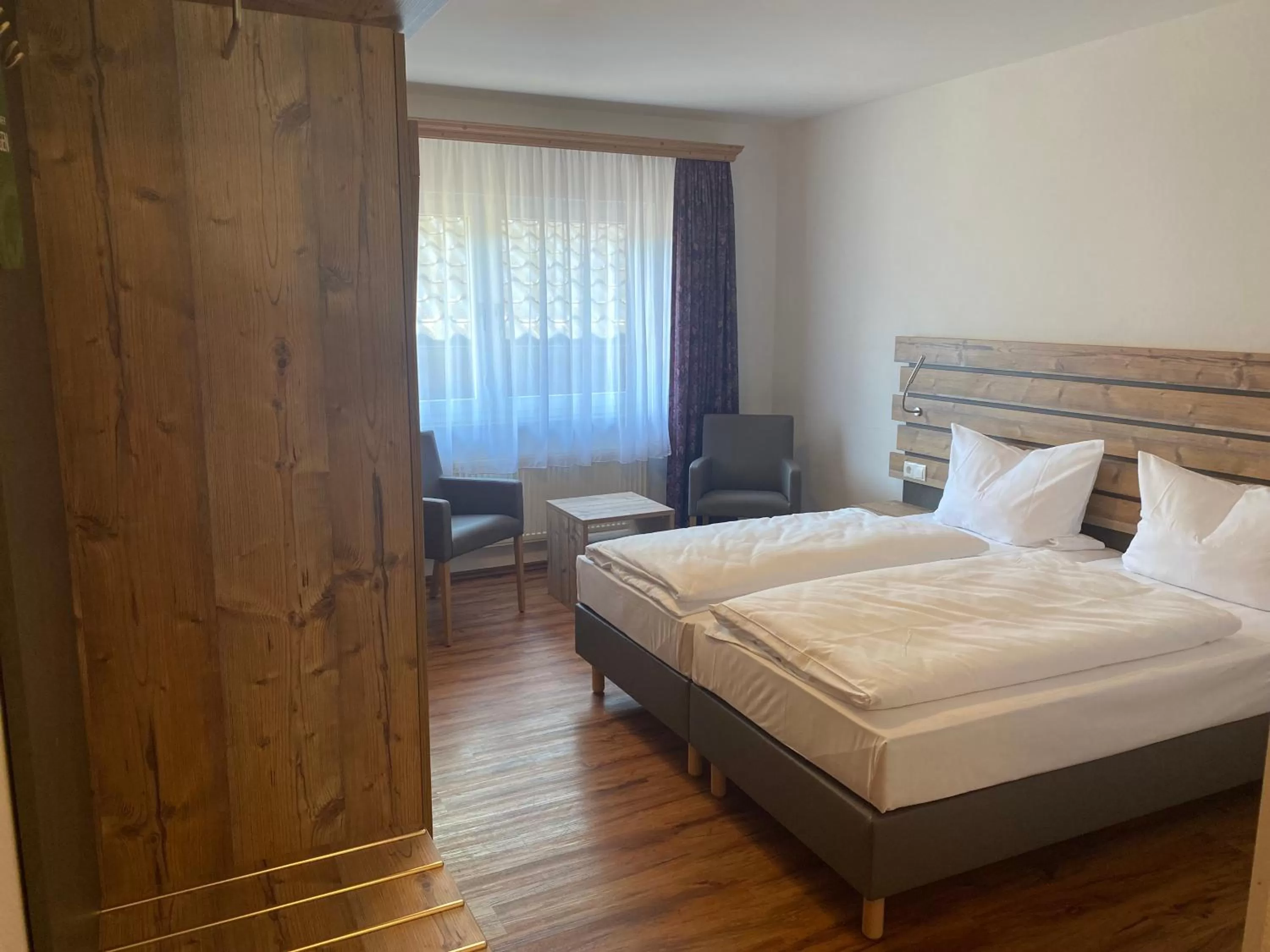 Photo of the whole room, Bed in Motel Domblick