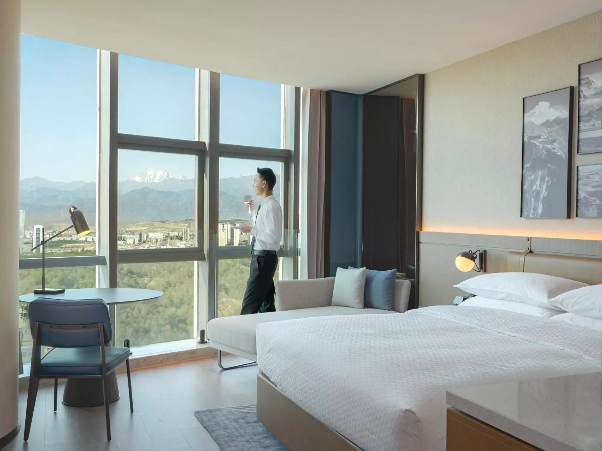 Four Points by Sheraton Urumqi Four Points by Sheraton Urumqi