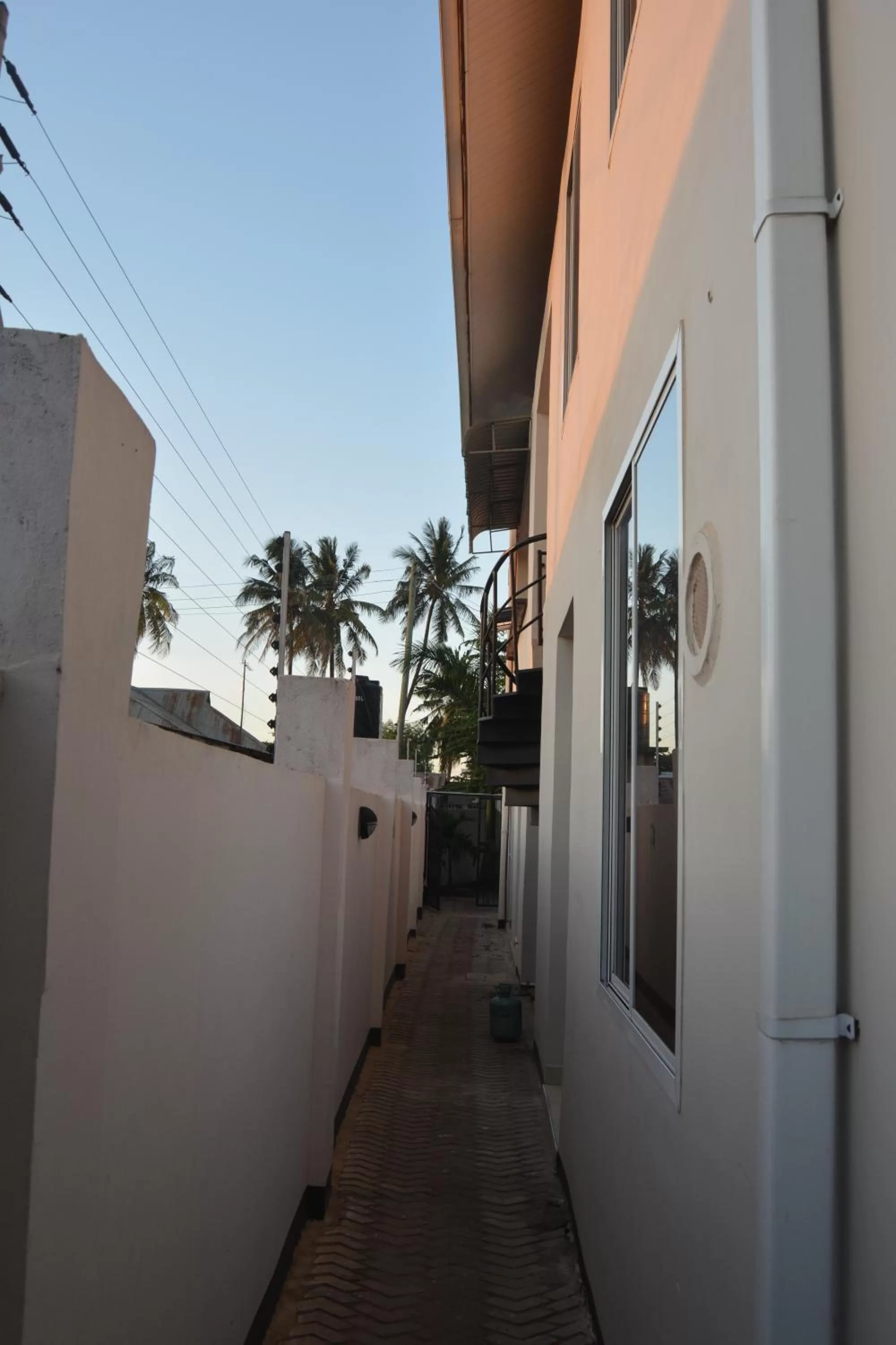 Triniti Airport Hotel