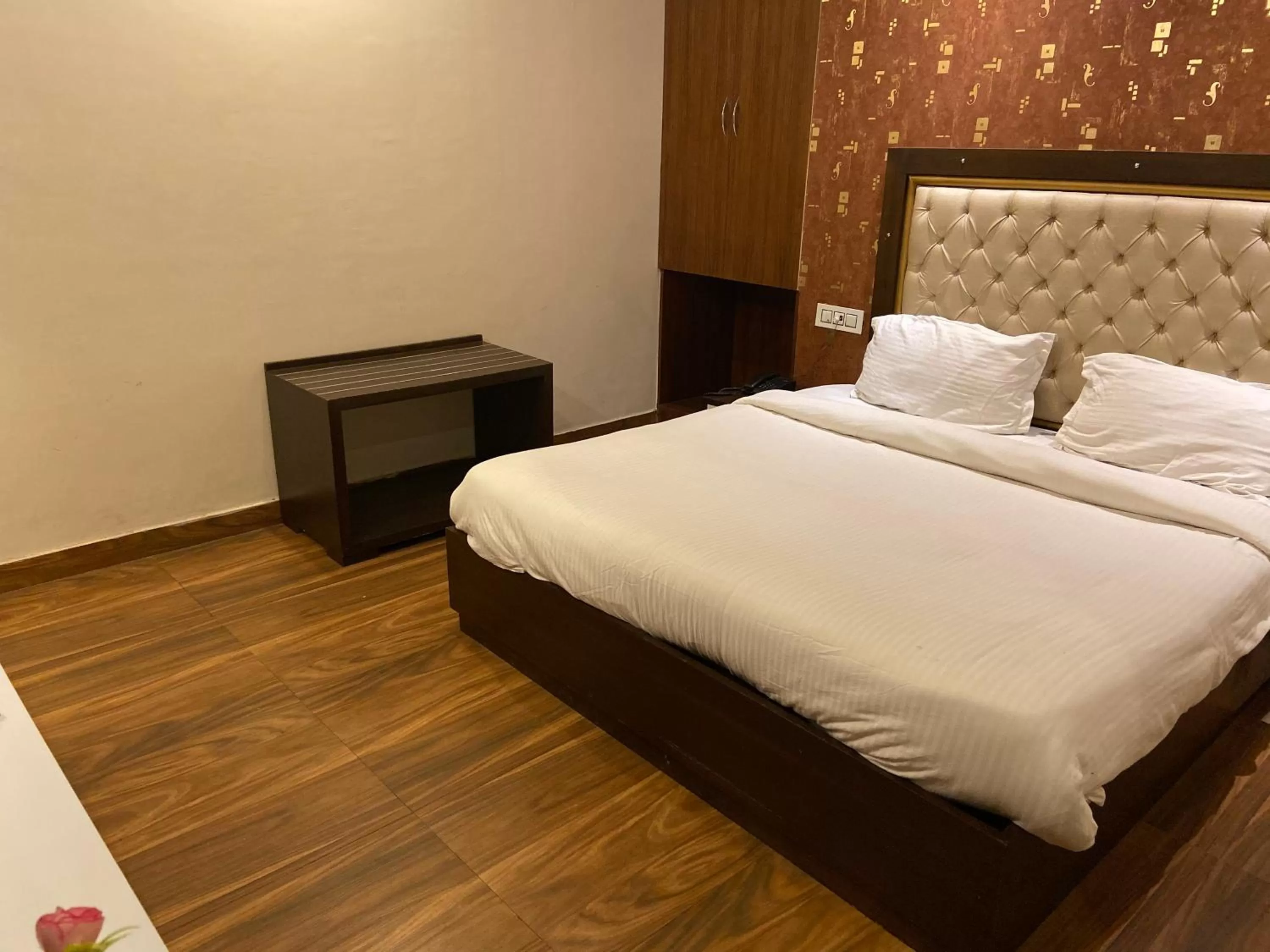 Bedroom, Bed in Hotel Ambika Resort Manali