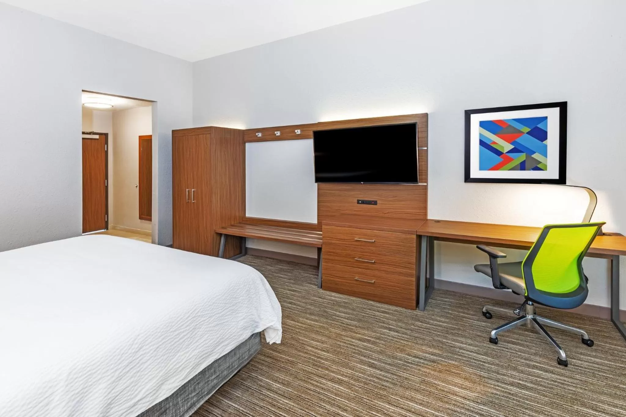 Photo of the whole room, Bed in Holiday Inn Express & Suites - Houston - Downtown North by IHG