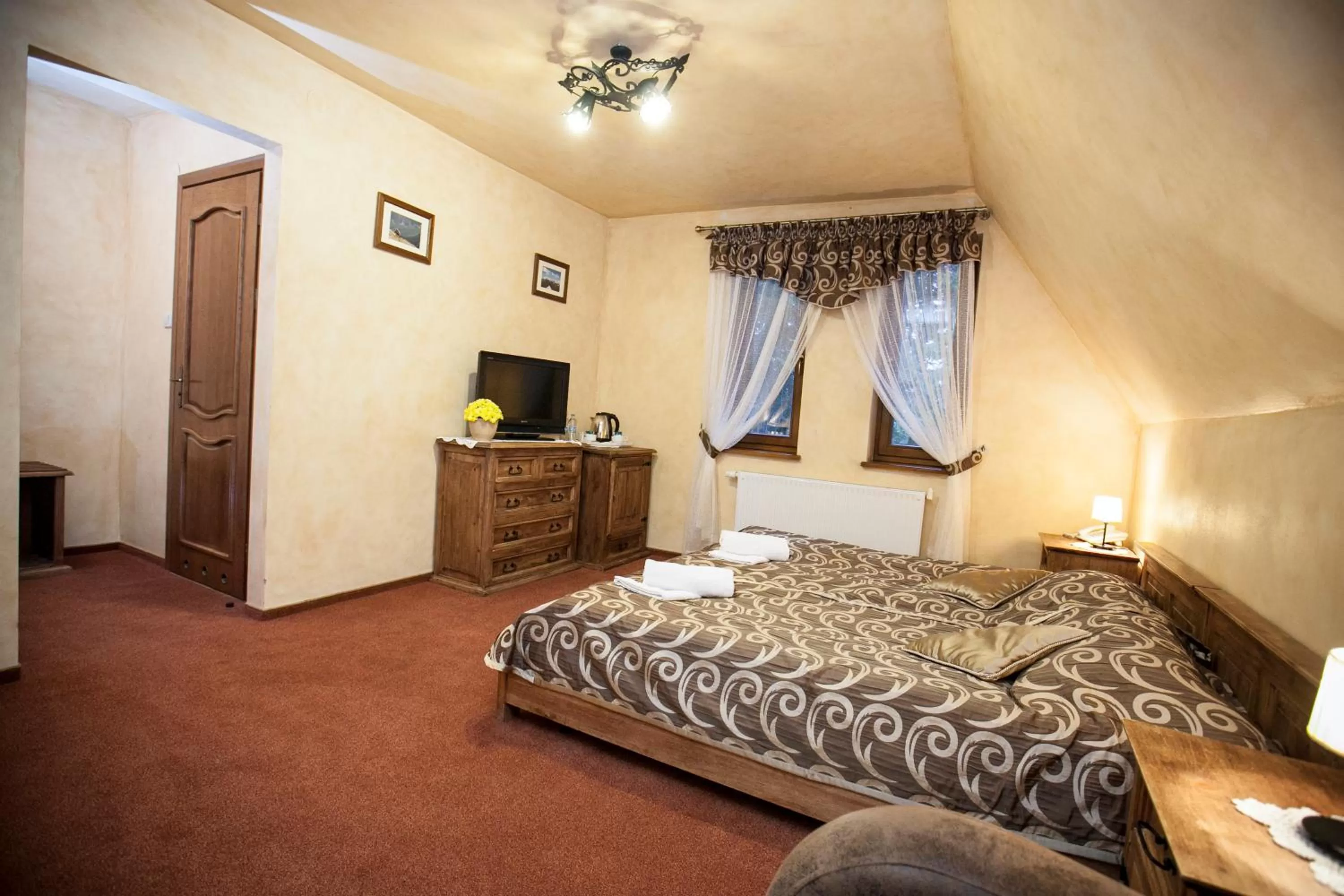 Photo of the whole room, Bed in Hotel Dwór Karolówka