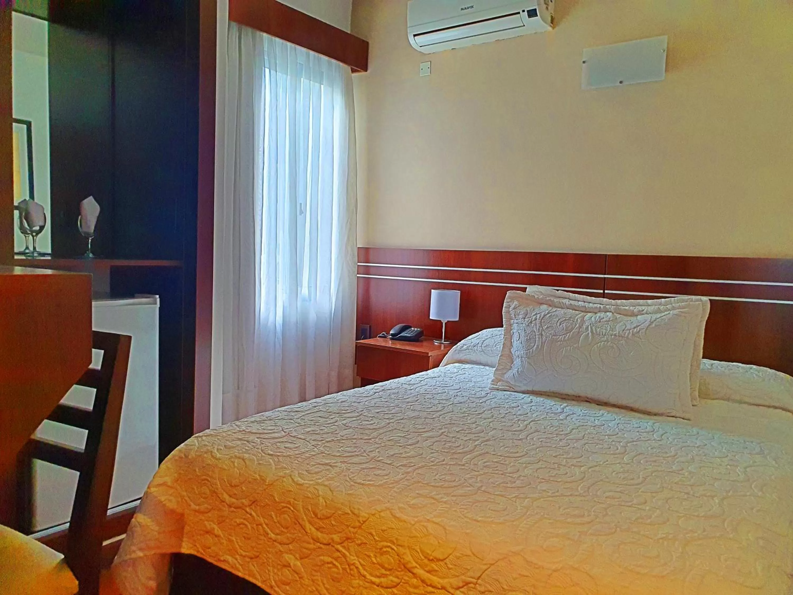 Bed in Hotel America