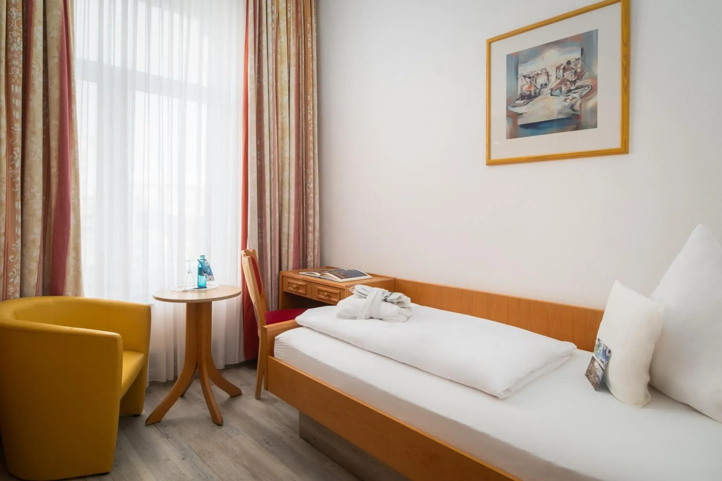 Standard Single Room with Inland View in Nordsee Hotel Borkum Standard Single Room with Inland View in Nordsee Hotel Borkum