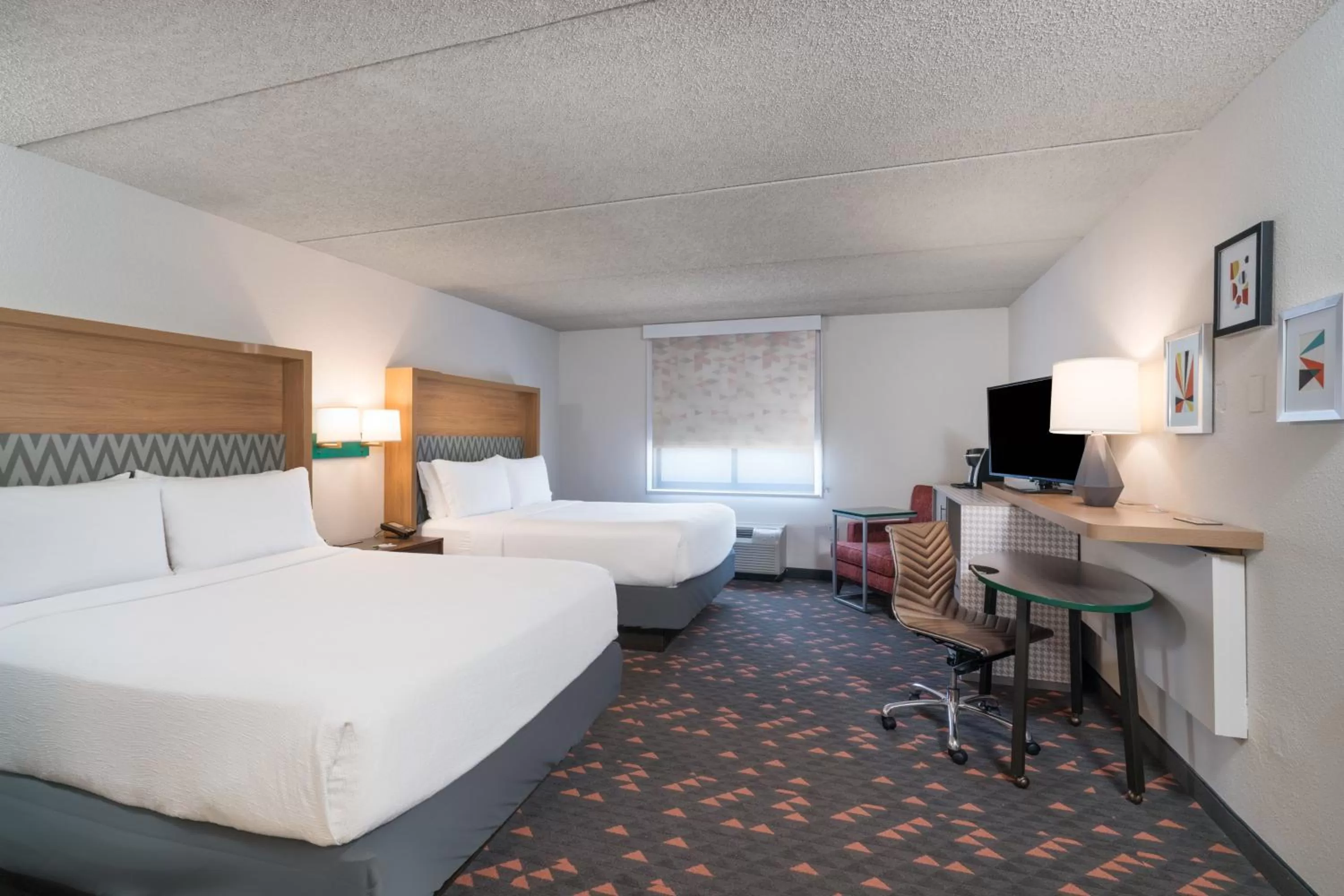 Photo of the whole room, Bed in Holiday Inn Atlanta/Roswell by IHG