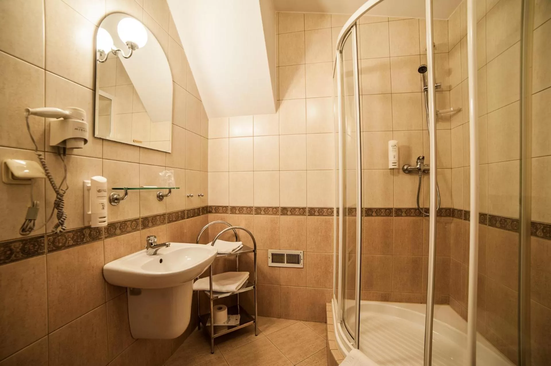 Bathroom in Hotel Restauracja Piwnica Rycerska