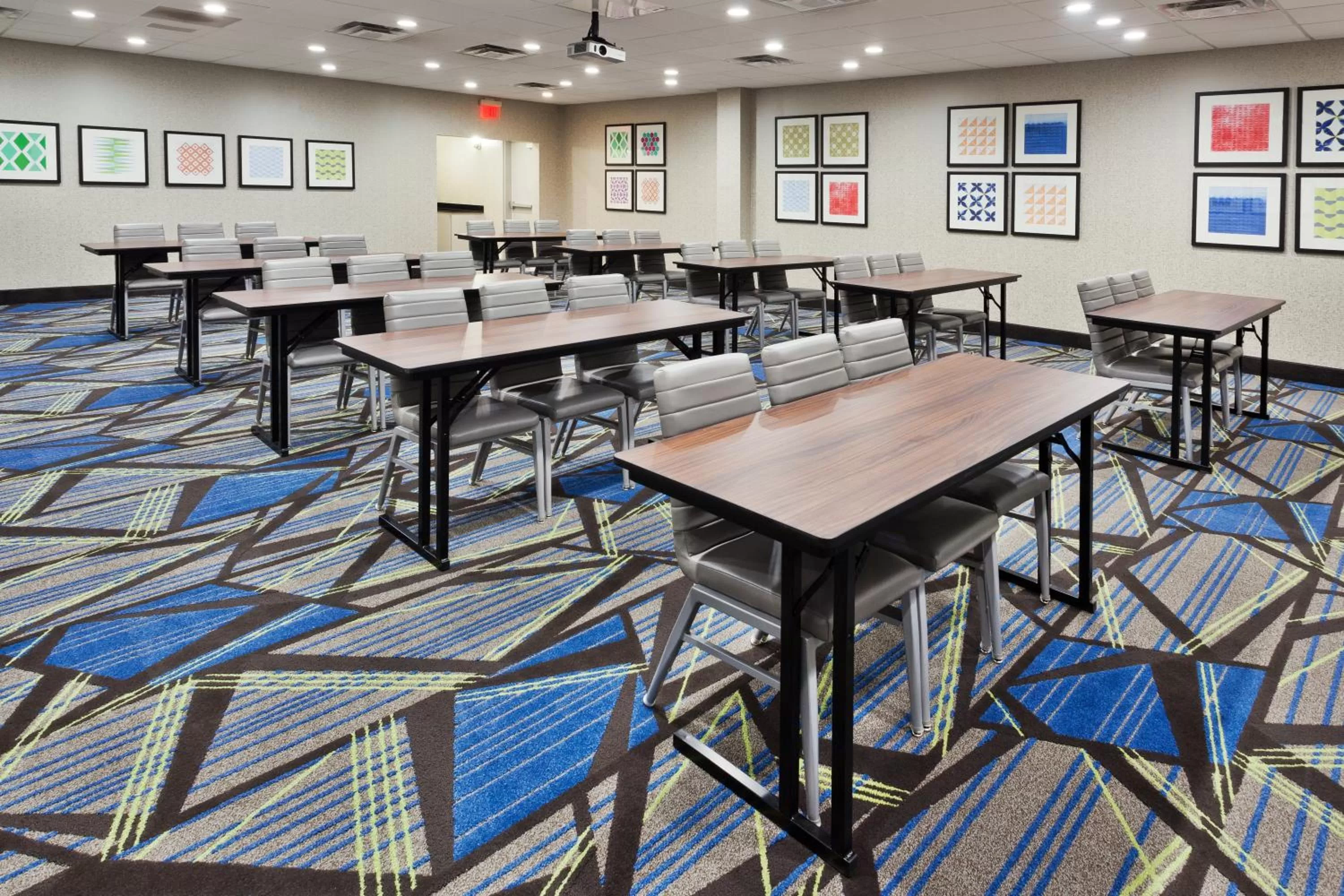 Meeting/conference room in Holiday Inn Express Rome-East by IHG