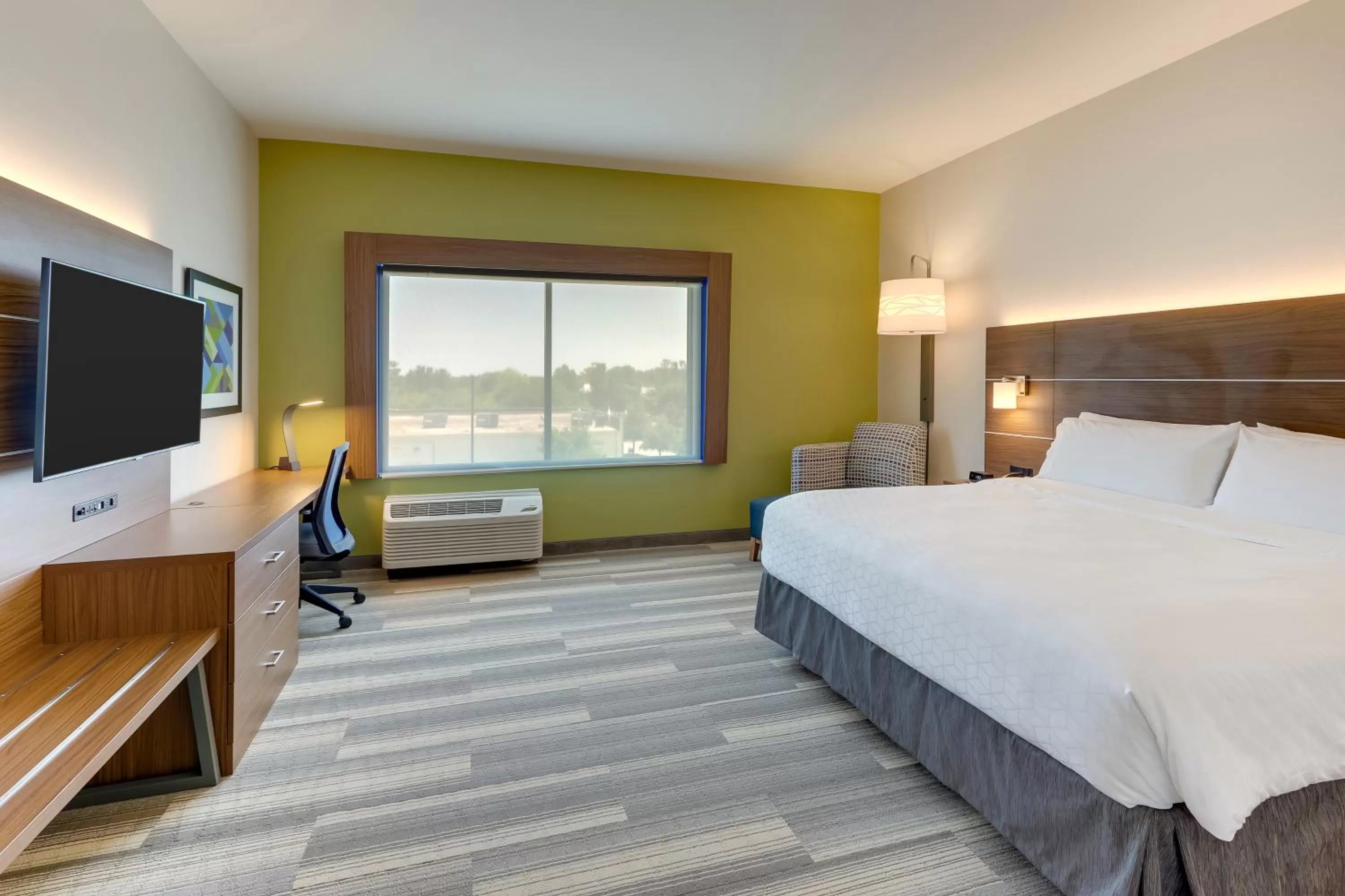 Bedroom, Bed in Holiday Inn Express - Wilmington - Porters Neck by IHG
