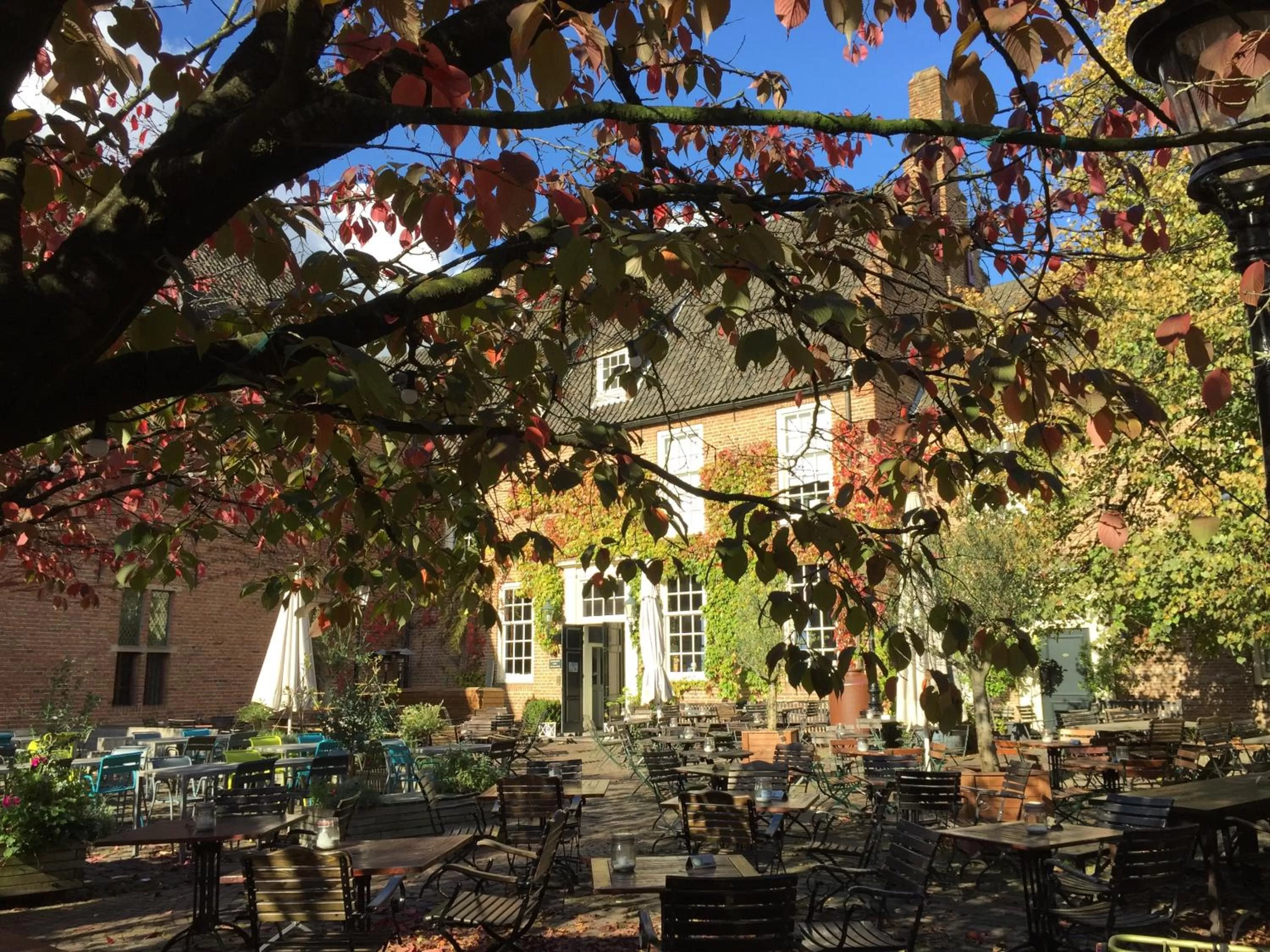 Property building in De Hemel De Kracht van Ambacht