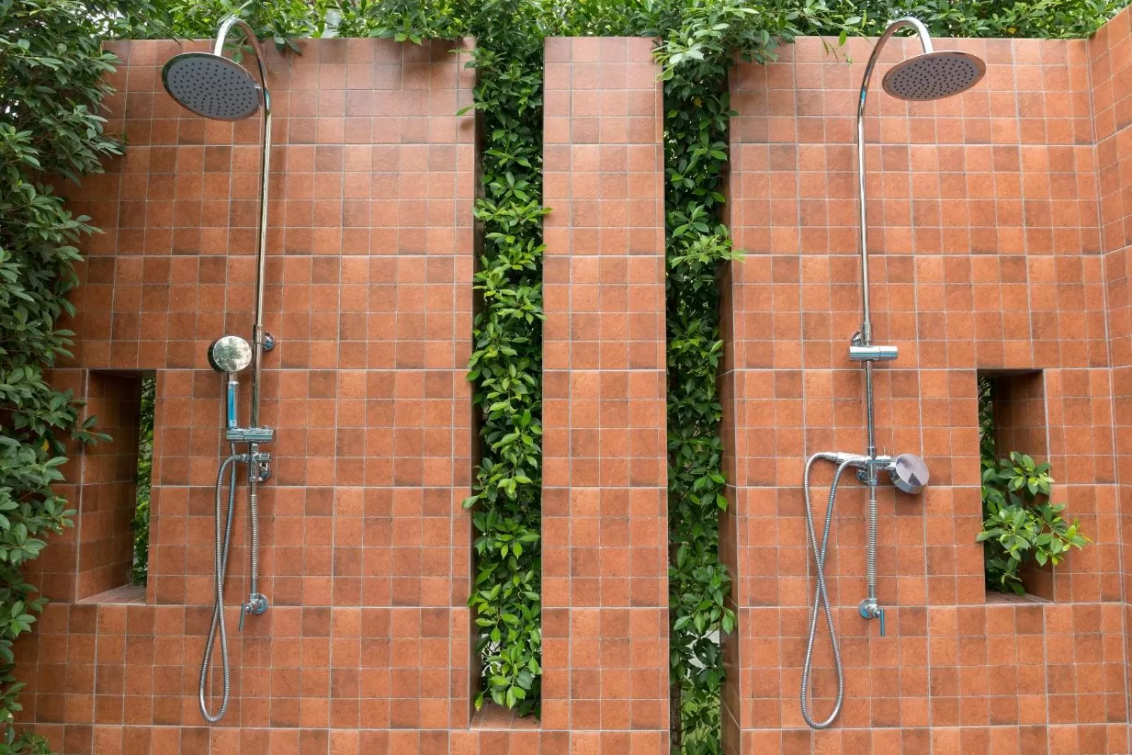 Swimming pool in Golden Sea Pattaya - SHA Extra Plus