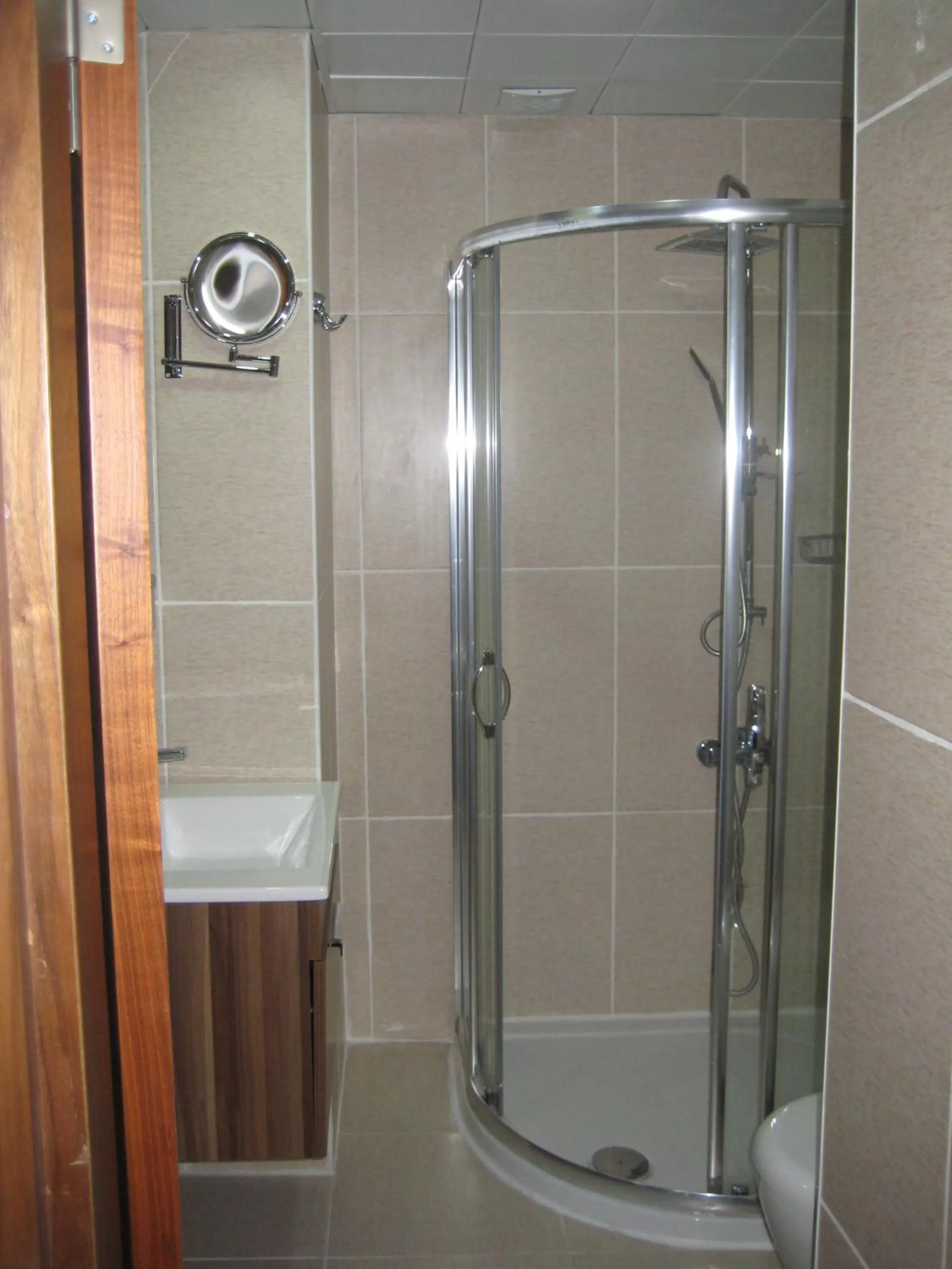 Shower, Bathroom in Miroglu Hotel