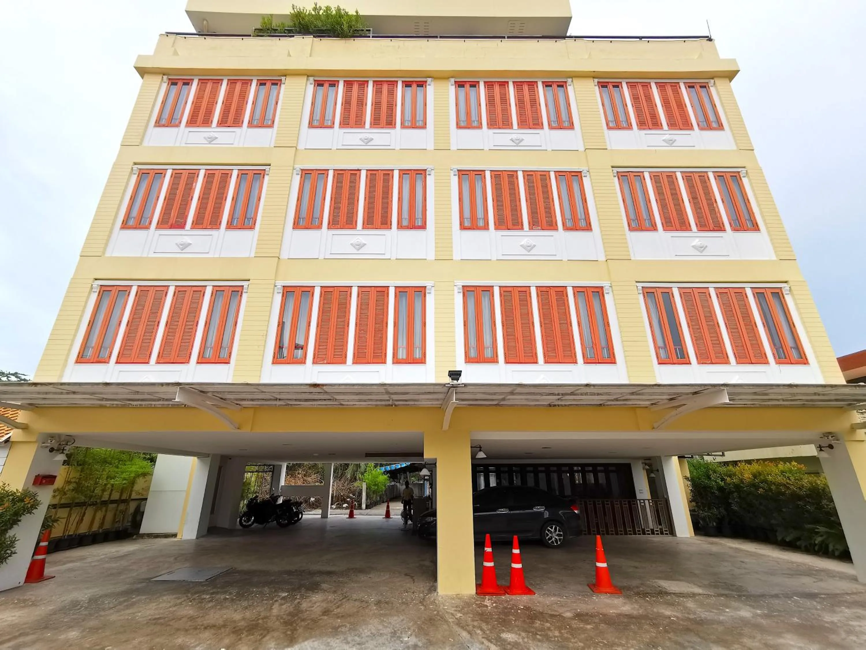 Property building in Lertnimit Boutique Hotel