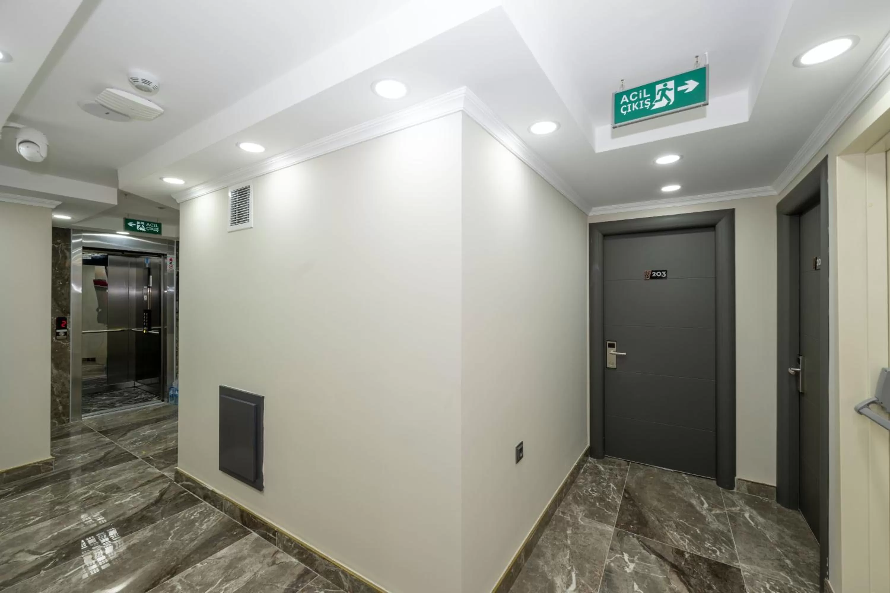 SKYSTAR DELUXE HOTEL