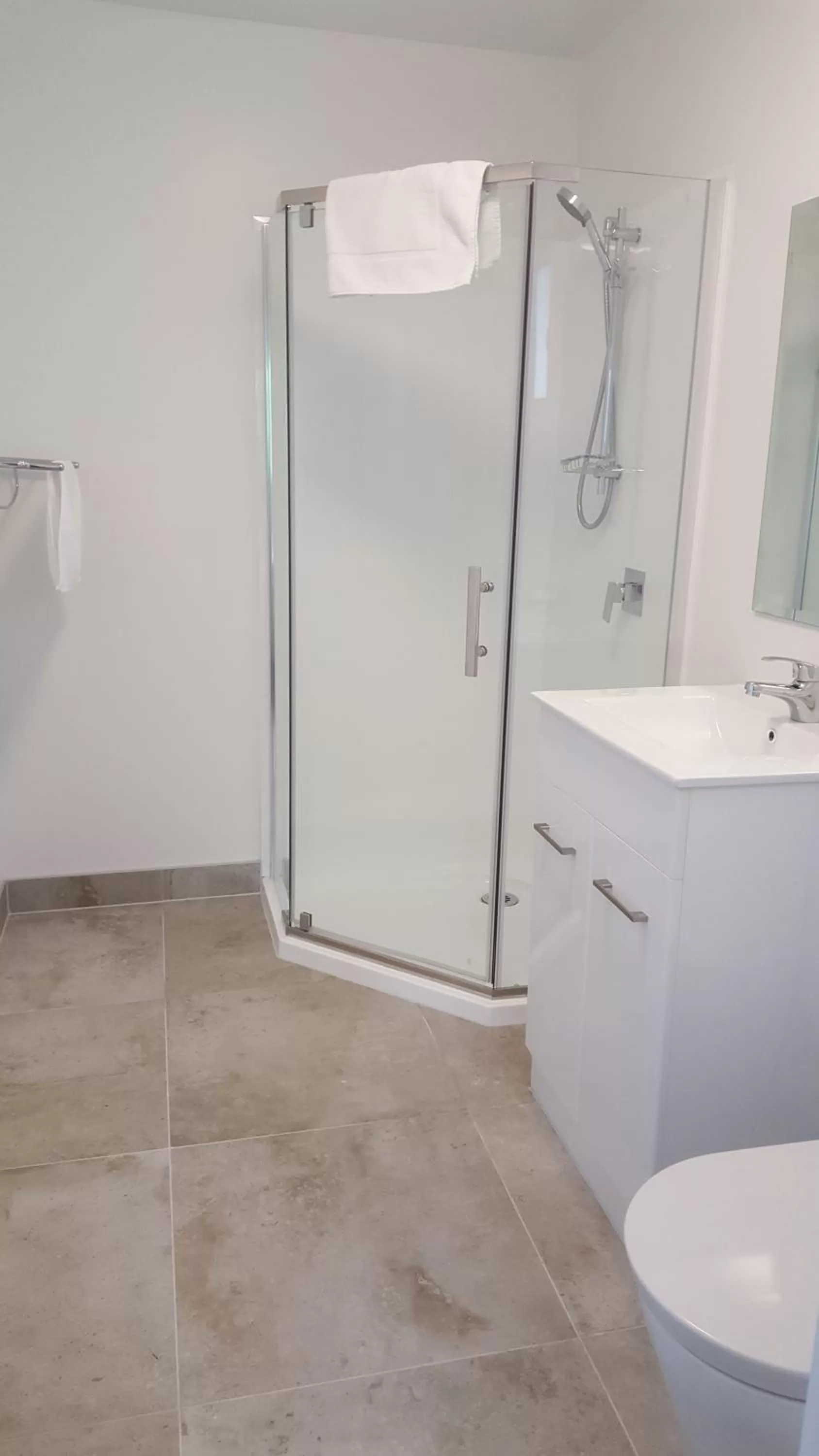 Bathroom in Siesta Motel