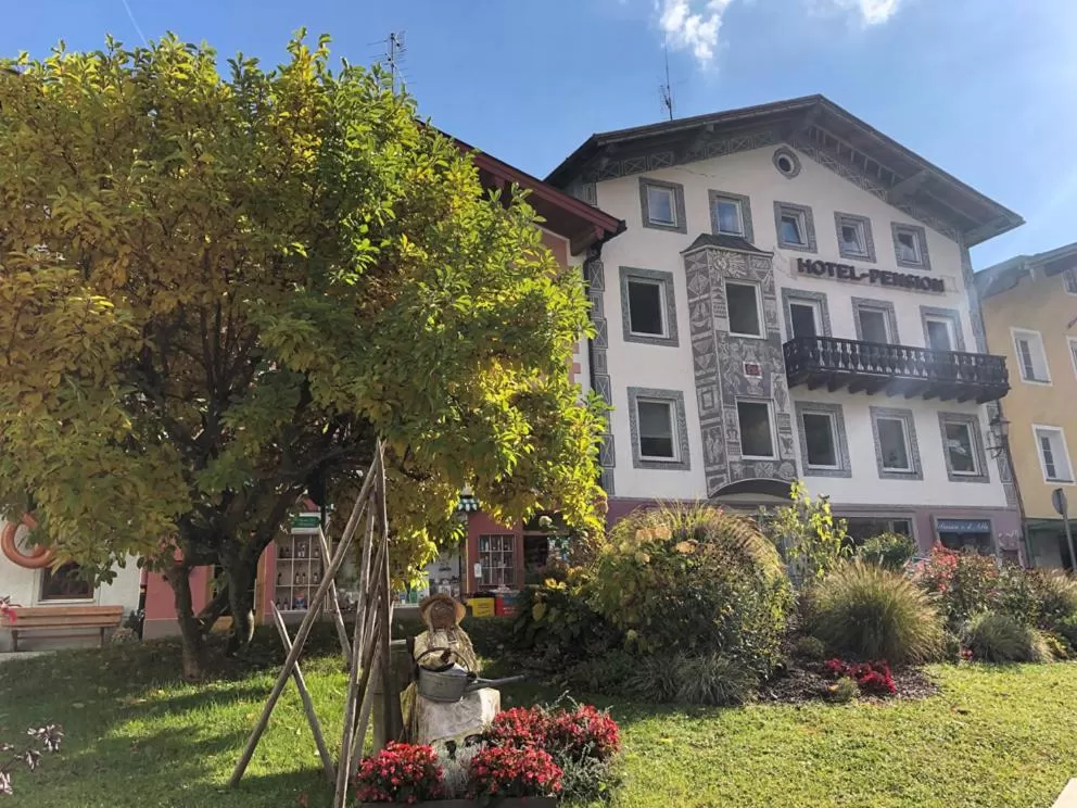 Property Building in Pension und Ferienwohnung Frech