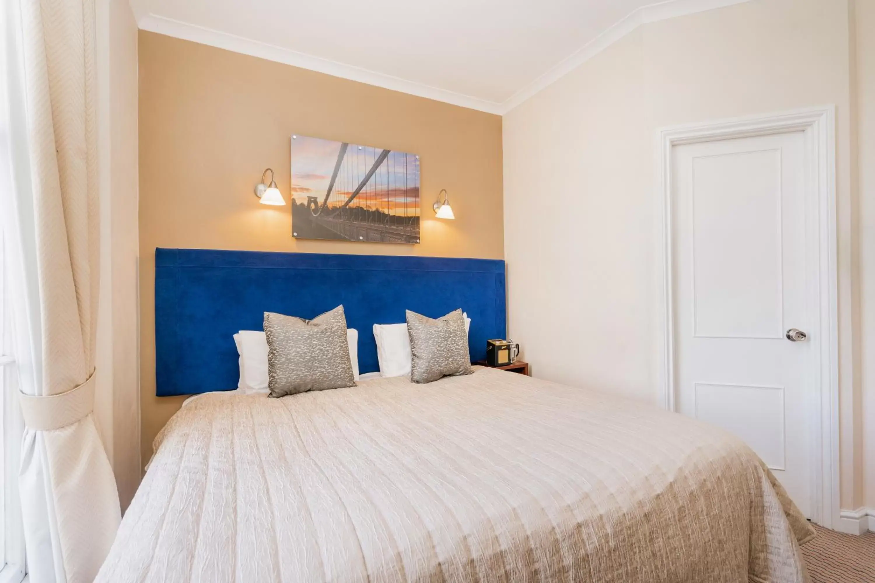 Double or Twin Room in The Clifton Hotel Bristol Double or Twin Room in The Clifton Hotel Bristol