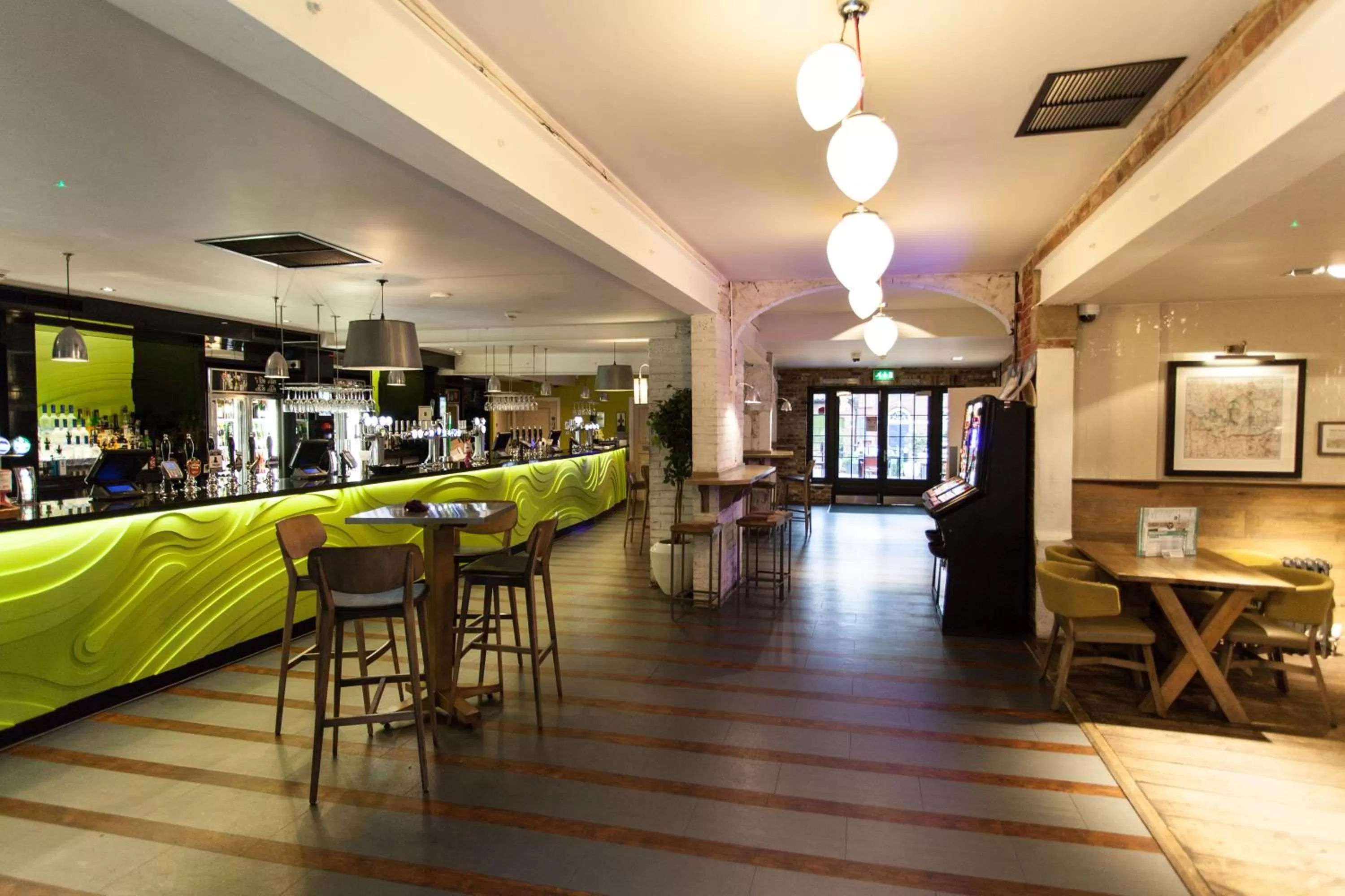 Restaurant/Places to Eat in The King's Head Hotel Wetherspoon