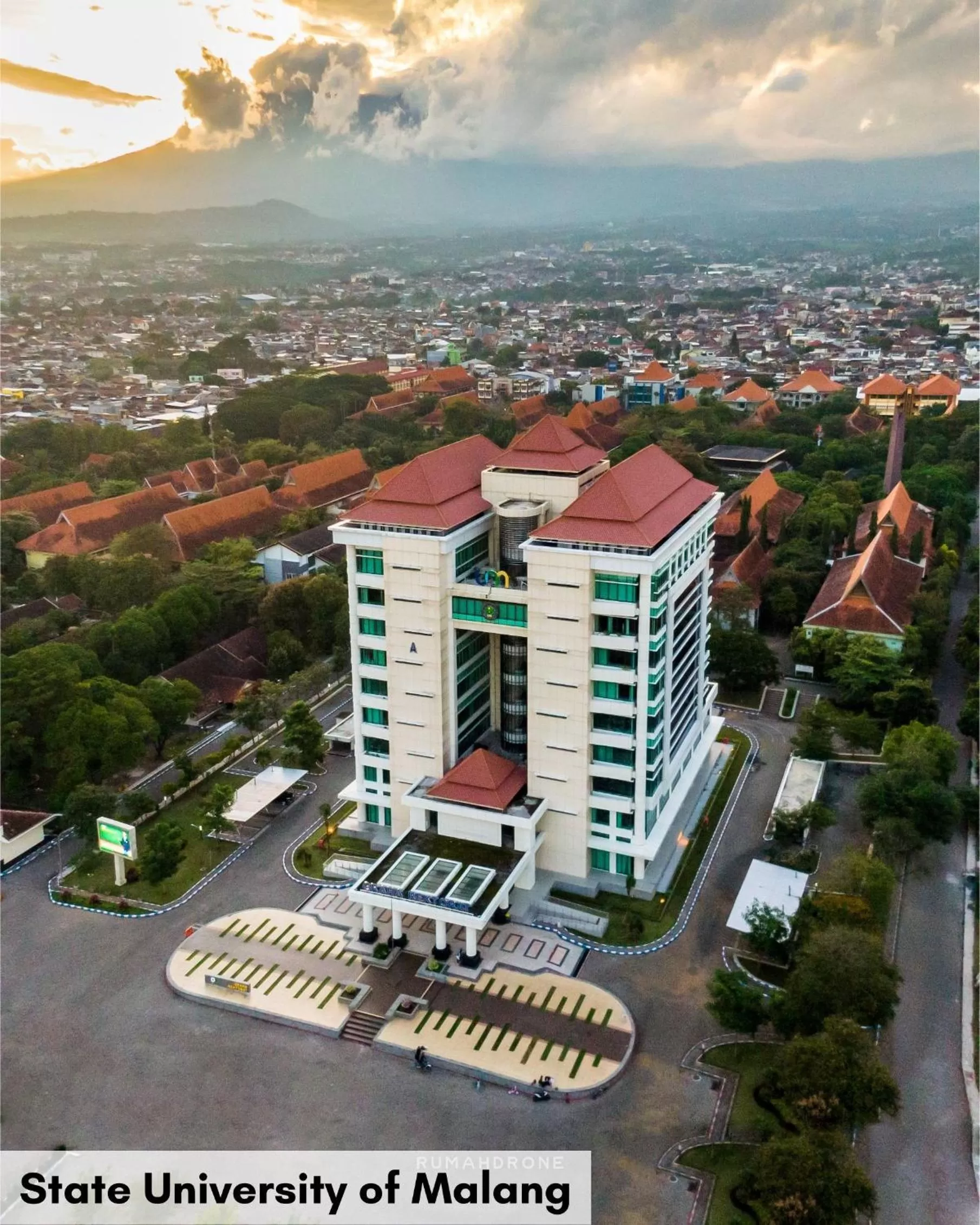 Nearby landmark in Swiss-Belinn Malang