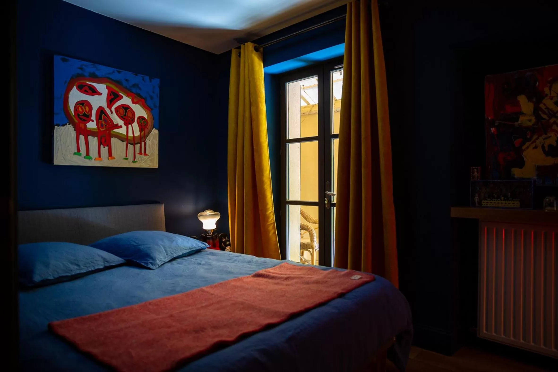 Bed in Côté Jardin, Chambres d’hôtes B&B