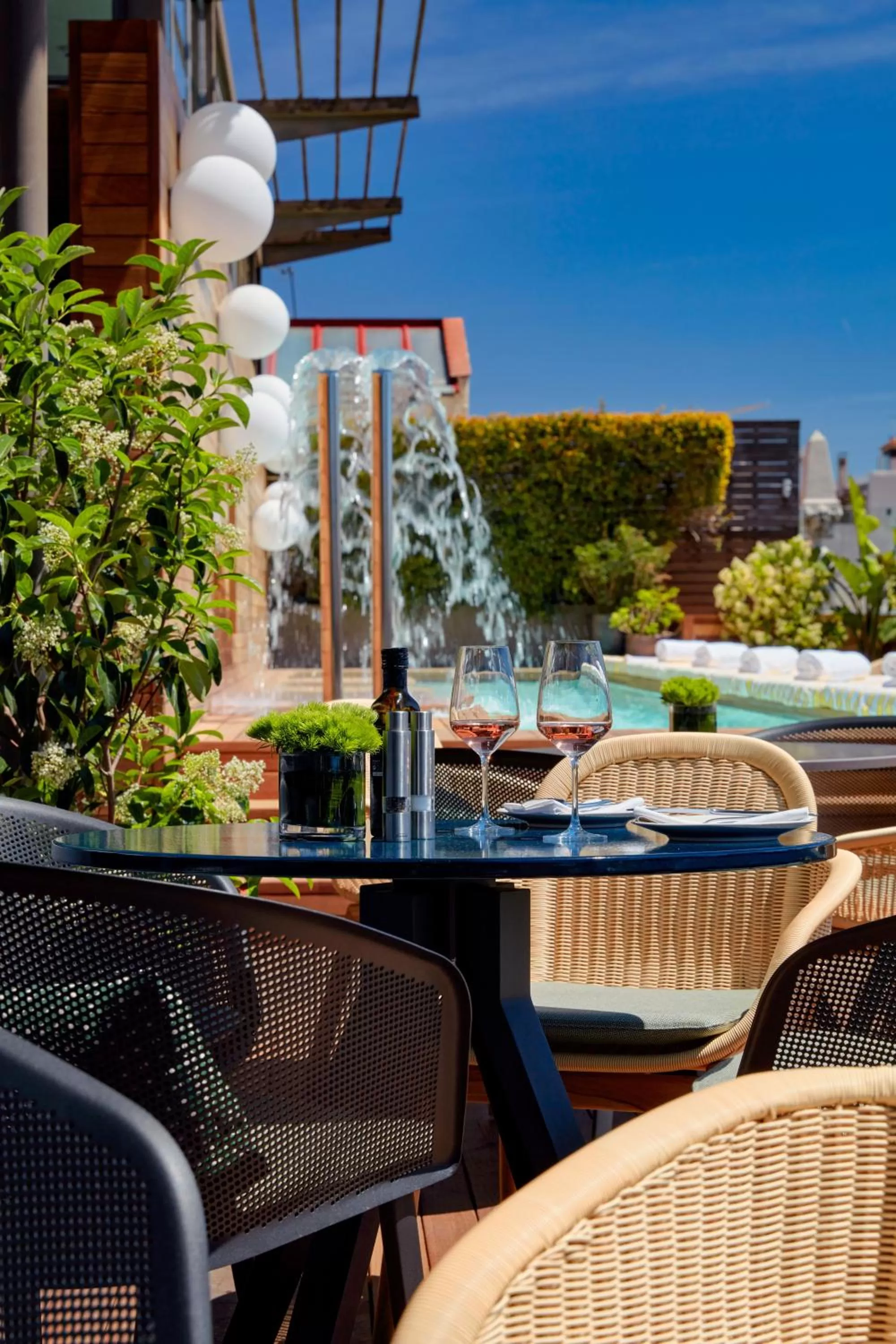 Restaurant/places to eat in Sir Victor Hotel, part of Sircle Collection