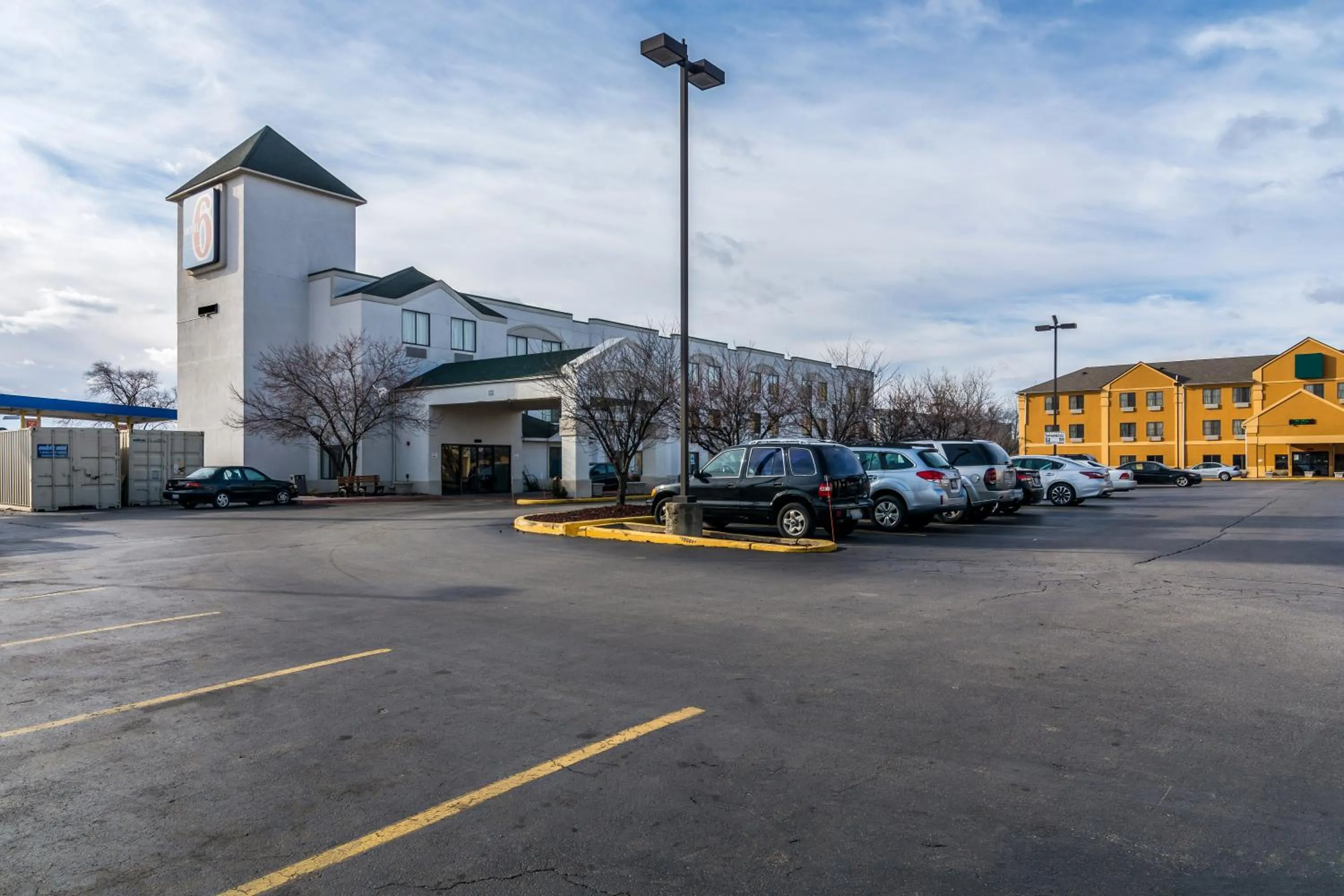 Facade/entrance in Motel 6-Harvey, IL