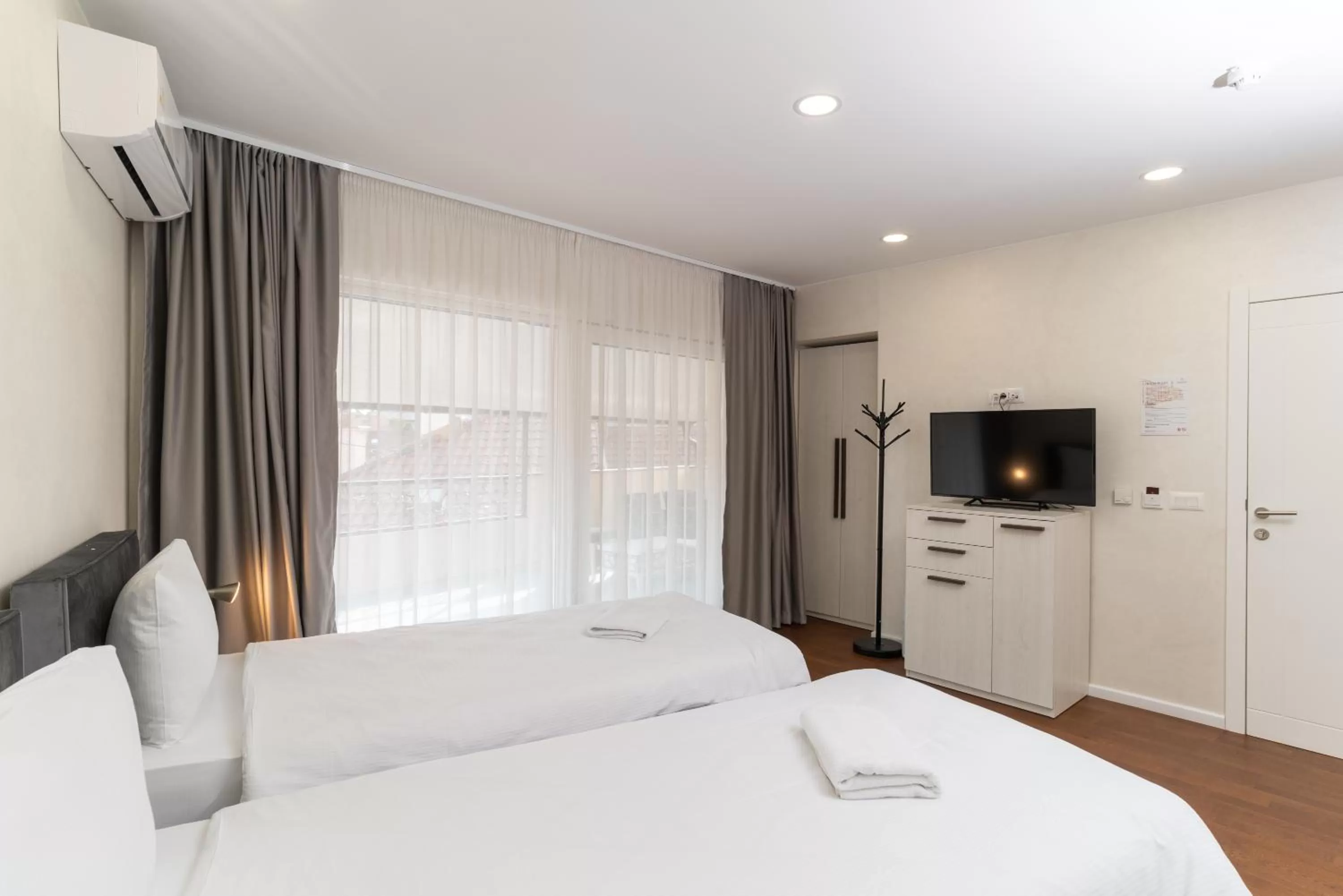 Bedroom, Bed in Ornament Hotel and Apartments