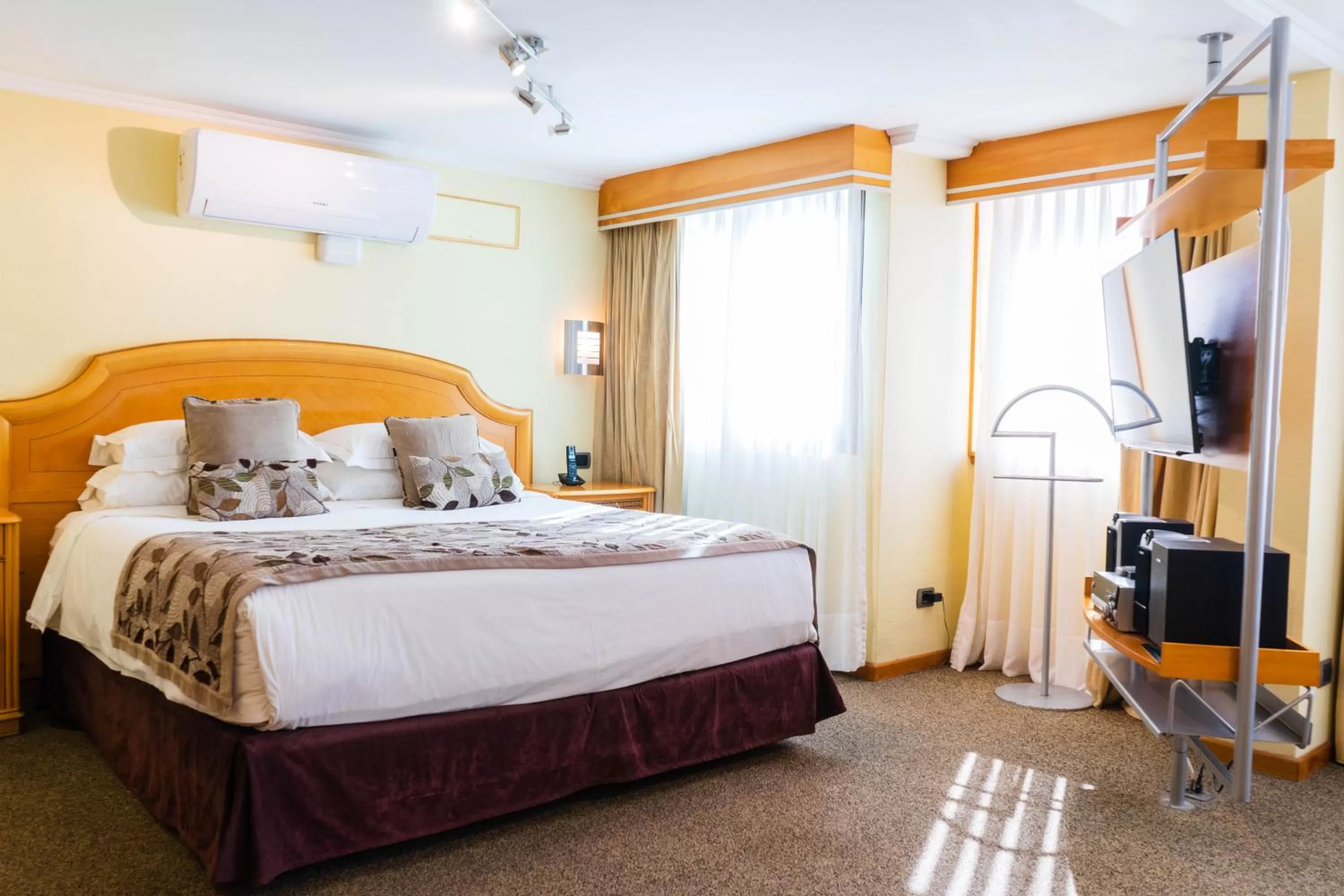 Property building, Bed in Hotel Ankara