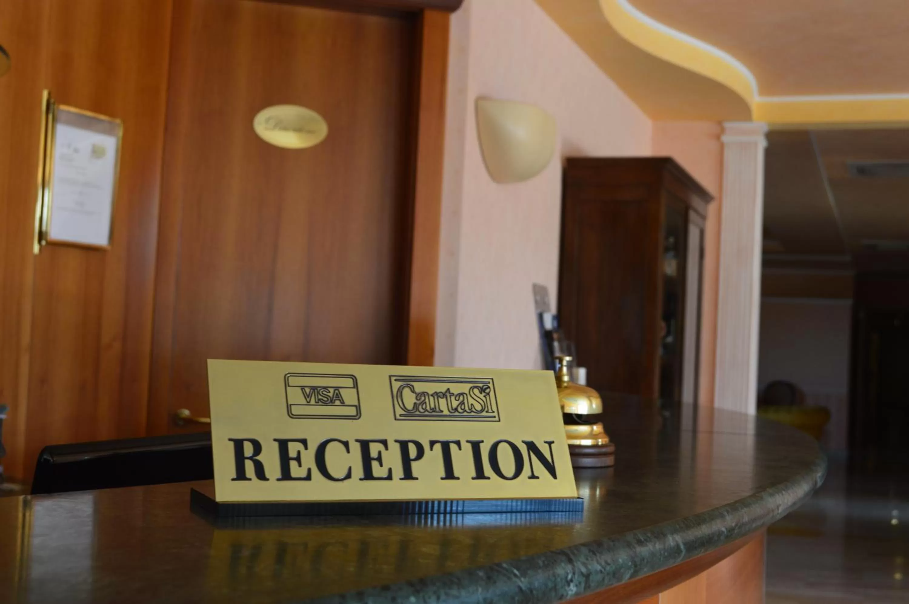 Logo/Certificate/Sign in Hotel Parco Serrone