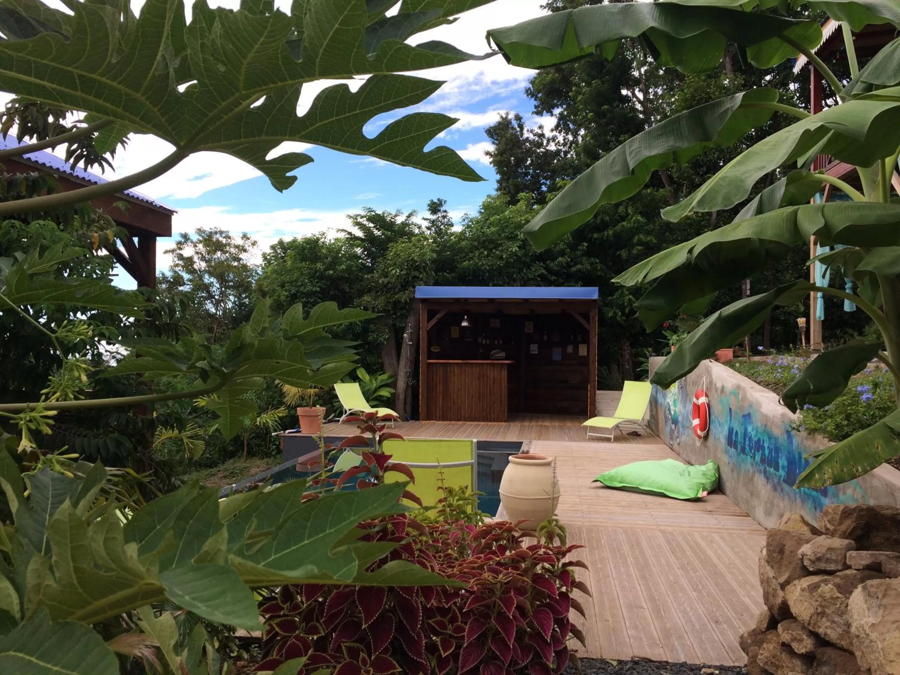 Patio in BUNGALOW La Tortue Bleue