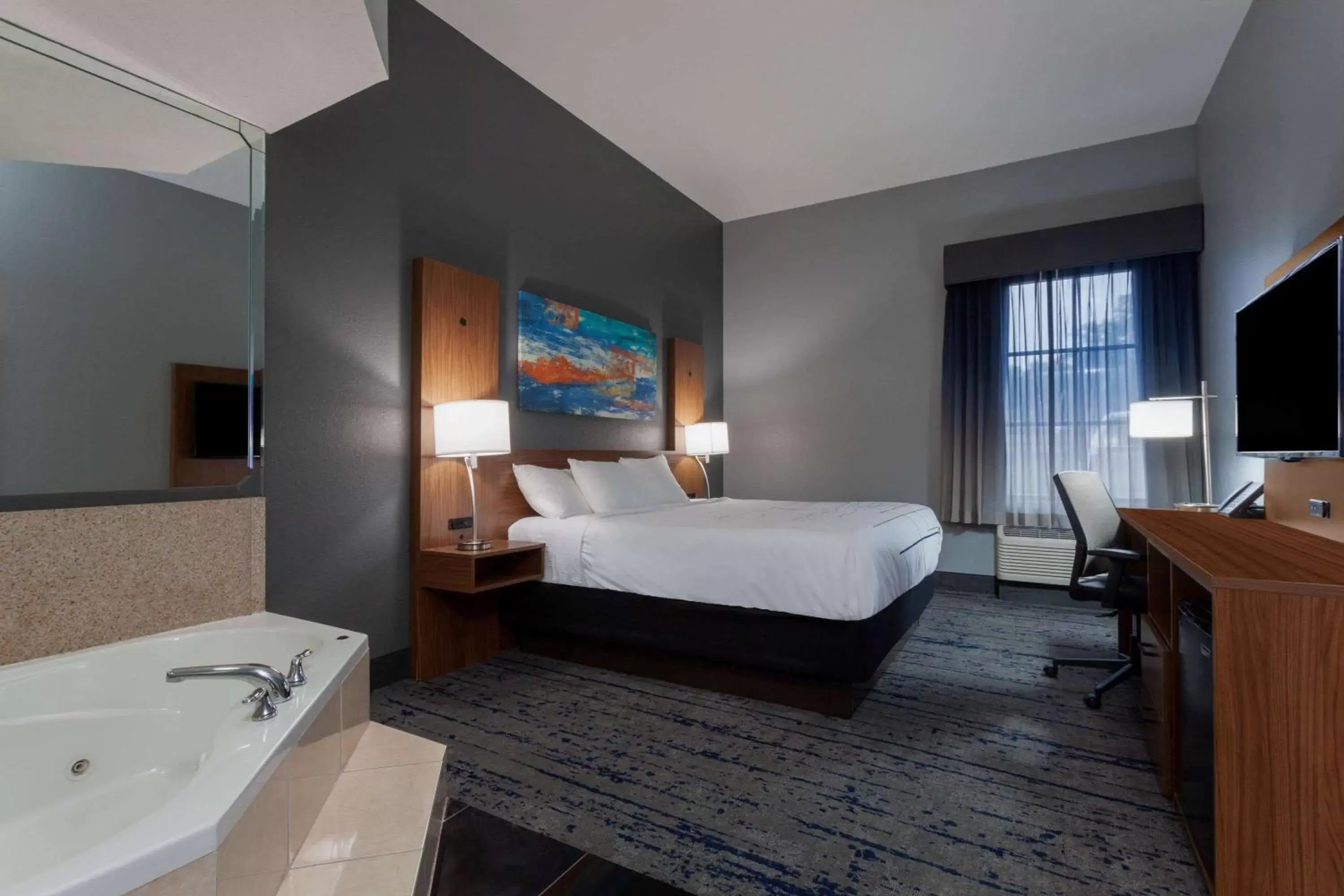 Superior Studio Suite with One King Bed and Jetted Tub - Non-Smoking in La Quinta by Wyndham St. Petersburg Northeast *Newly Renovated Superior Studio Suite with One King Bed and Jetted Tub - Non-Smoking in La Quinta by Wyndham St. Petersburg Northeast *Newly Renovated