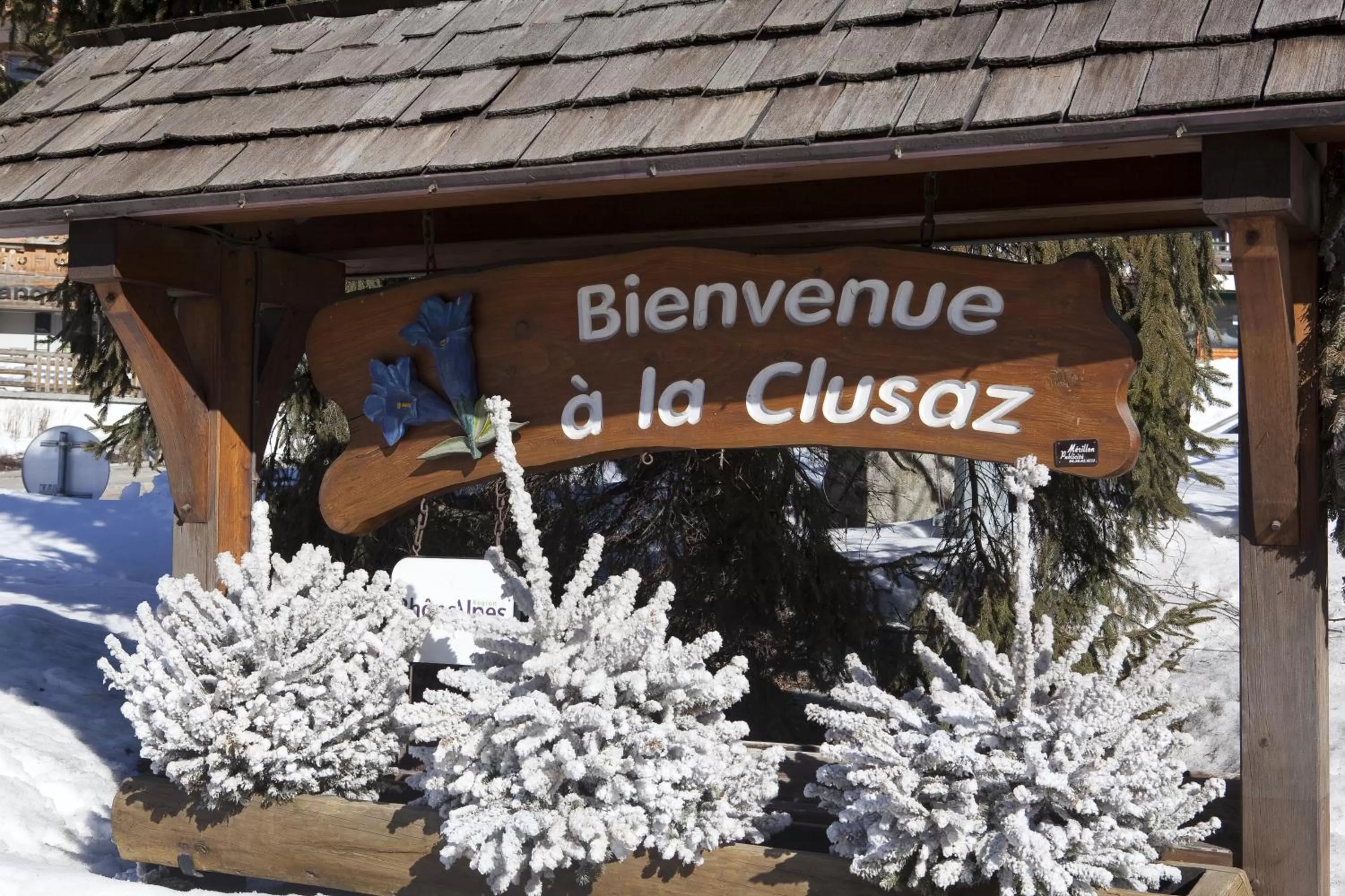 Property logo or sign in Hôtel La Montagne