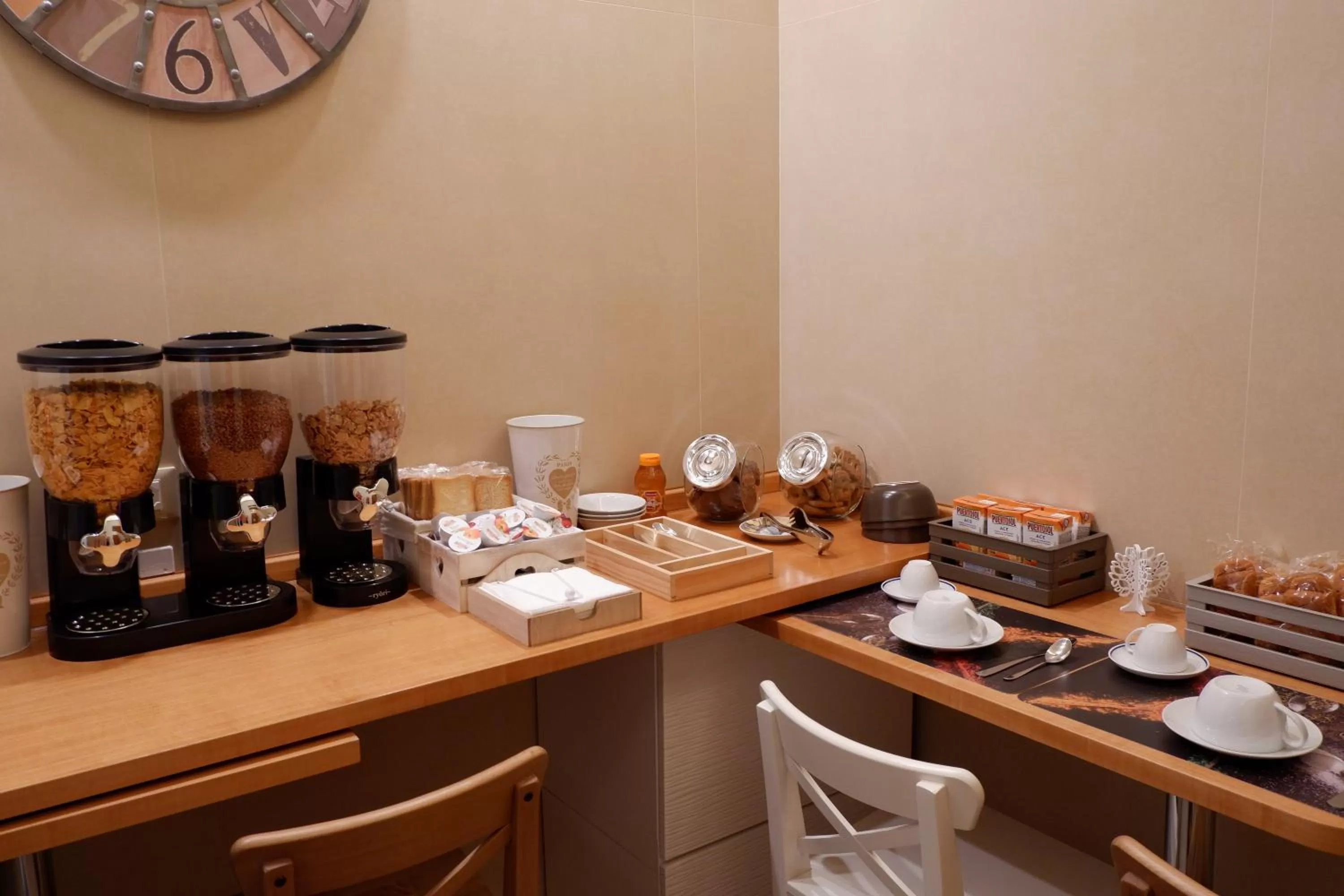 Buffet breakfast in B&B Il Giardino In Città - Parcheggio Privato Gratuito