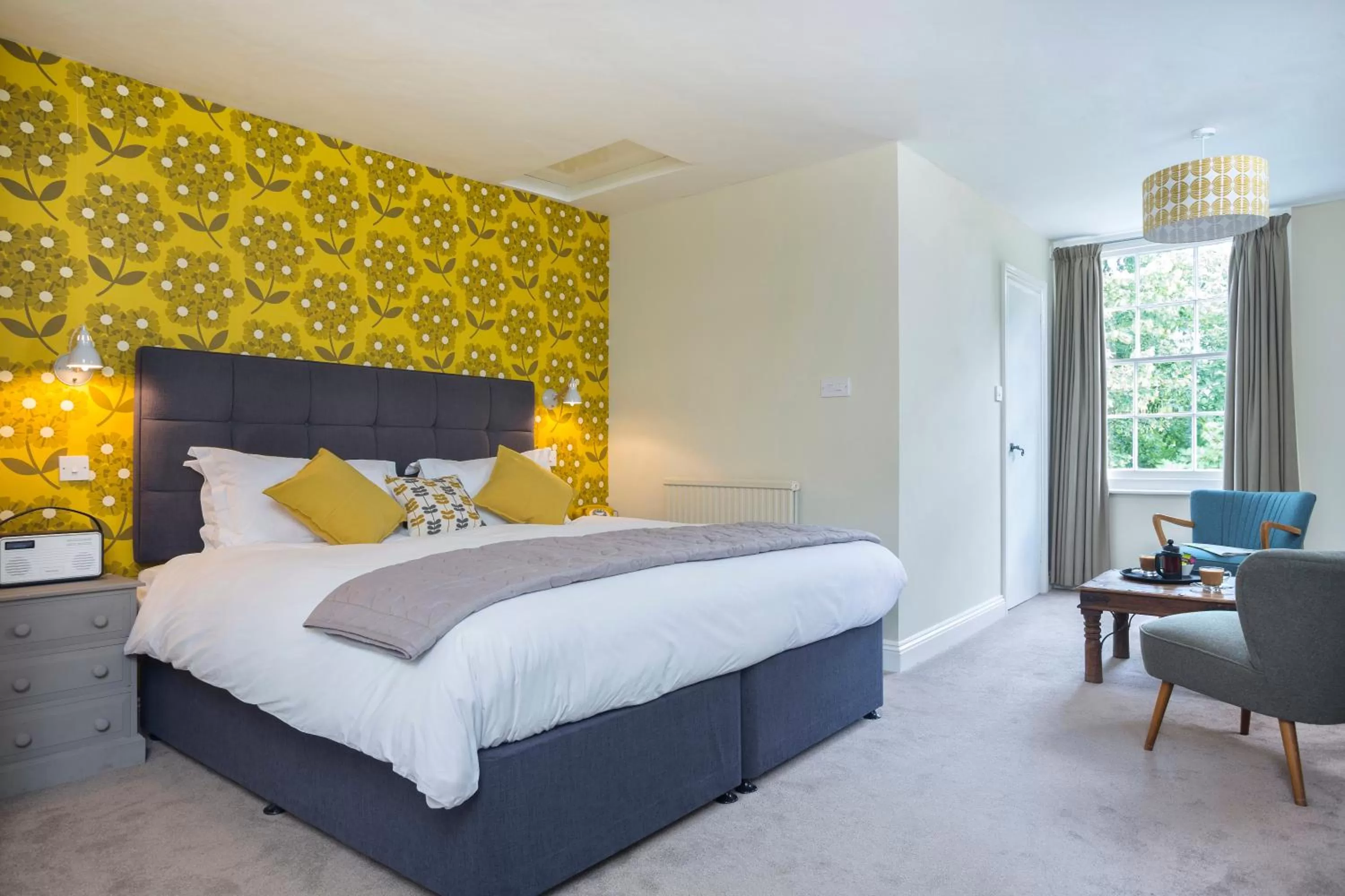 Bedroom, Bed in The Queen's Inn