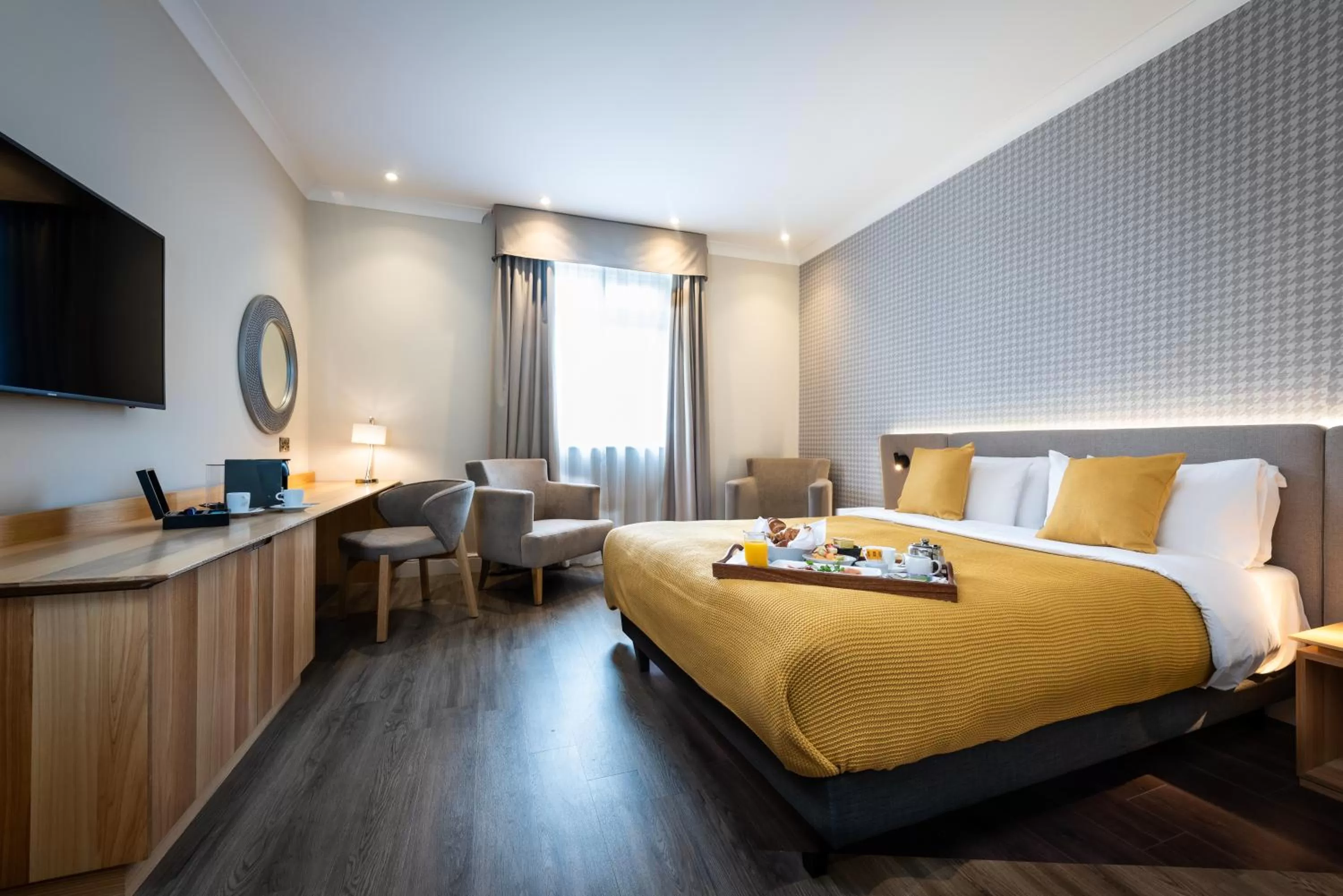 Seating area, Bed in Brandon Hall Hotel & Spa Warwickshire