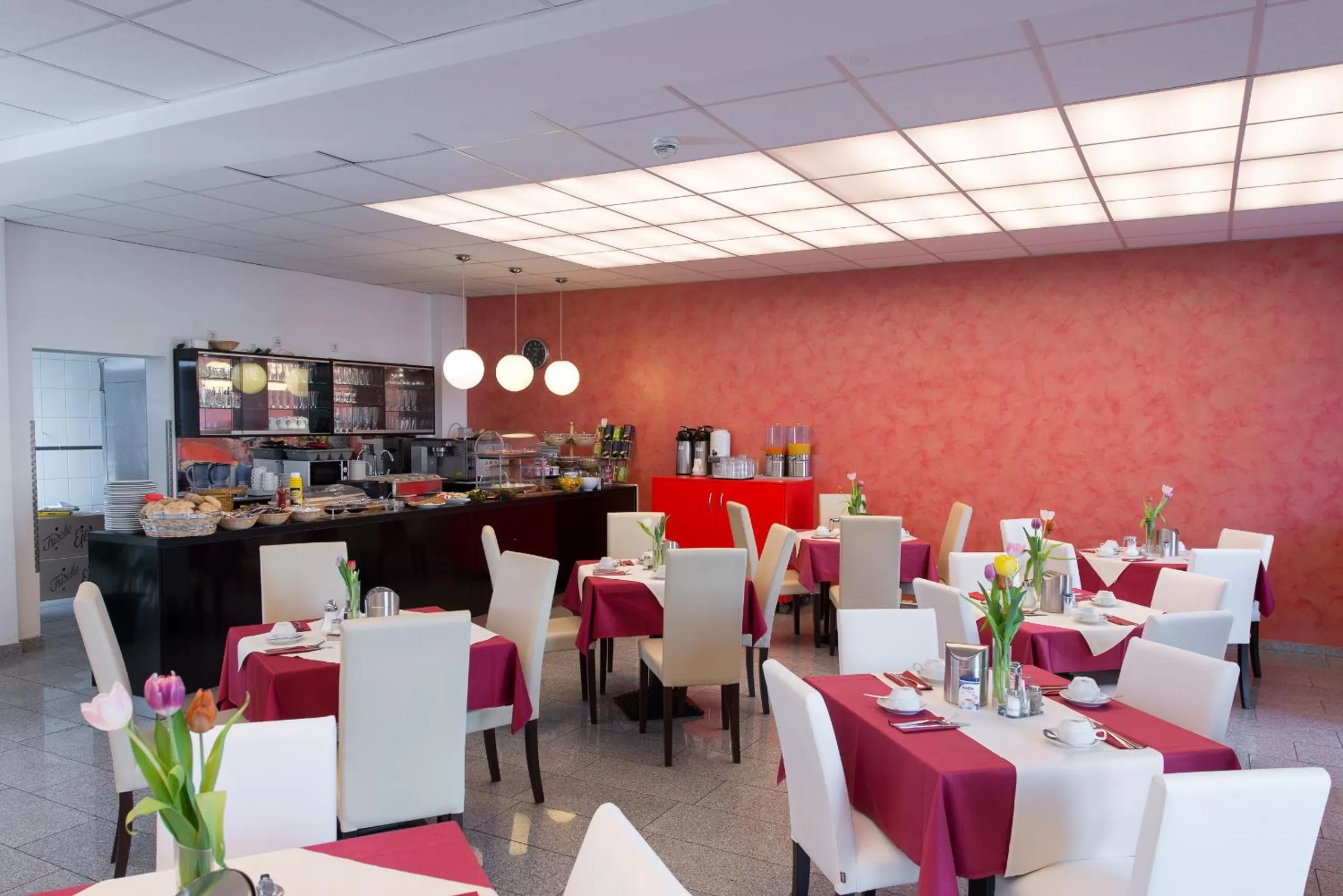Restaurant/places to eat in Trip Inn Goethe Business Messe
