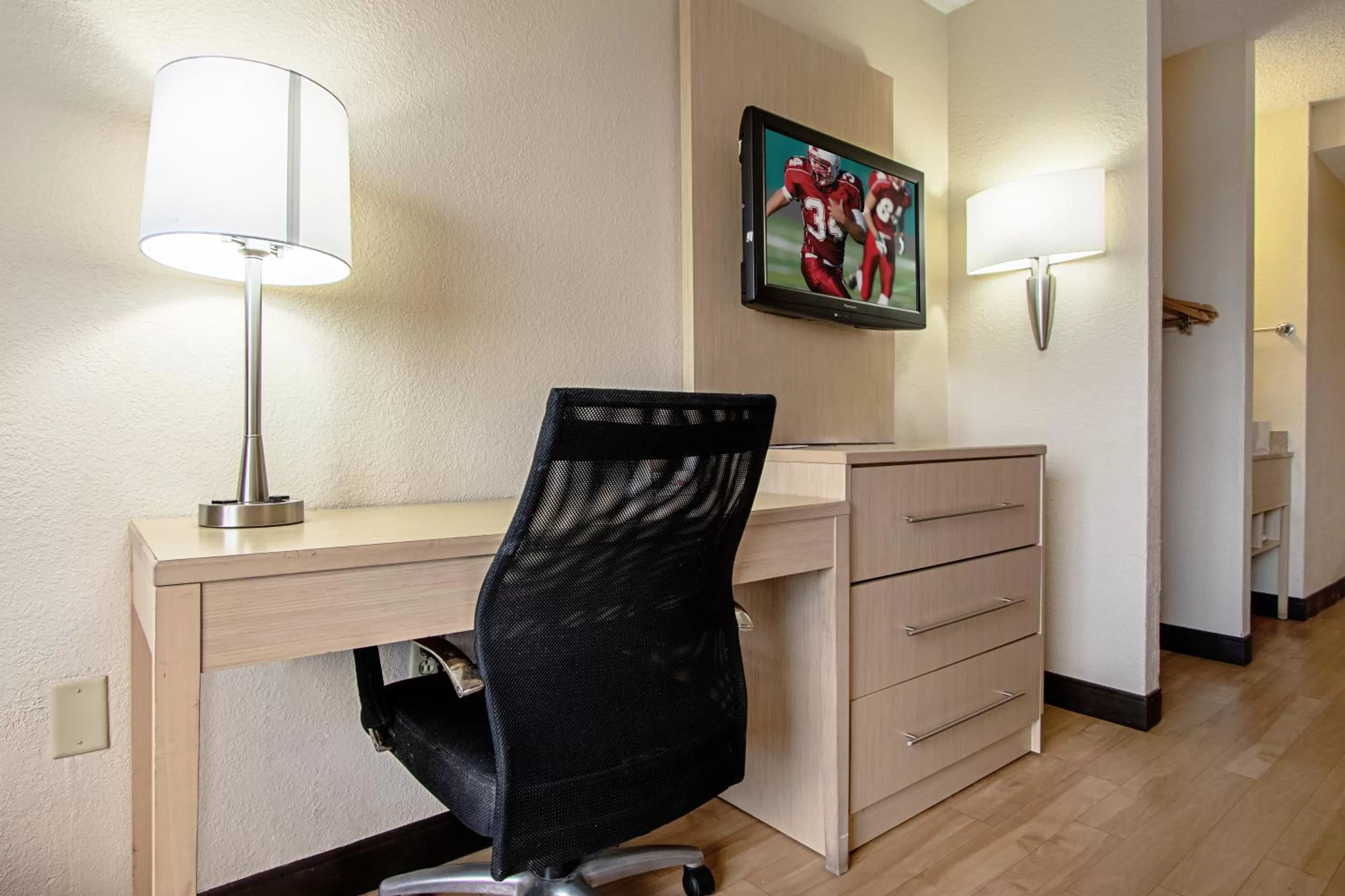 Photo of the whole room in Red Roof Inn PLUS+ West Palm Beach