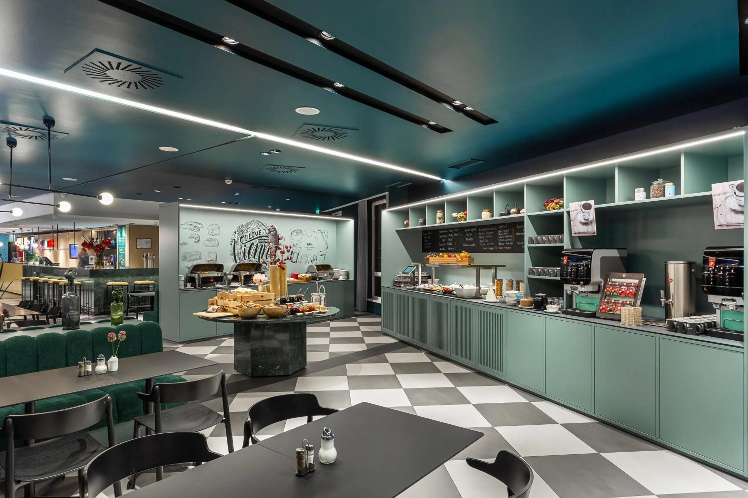 Restaurant/places to eat in acom-Hotel Vienna