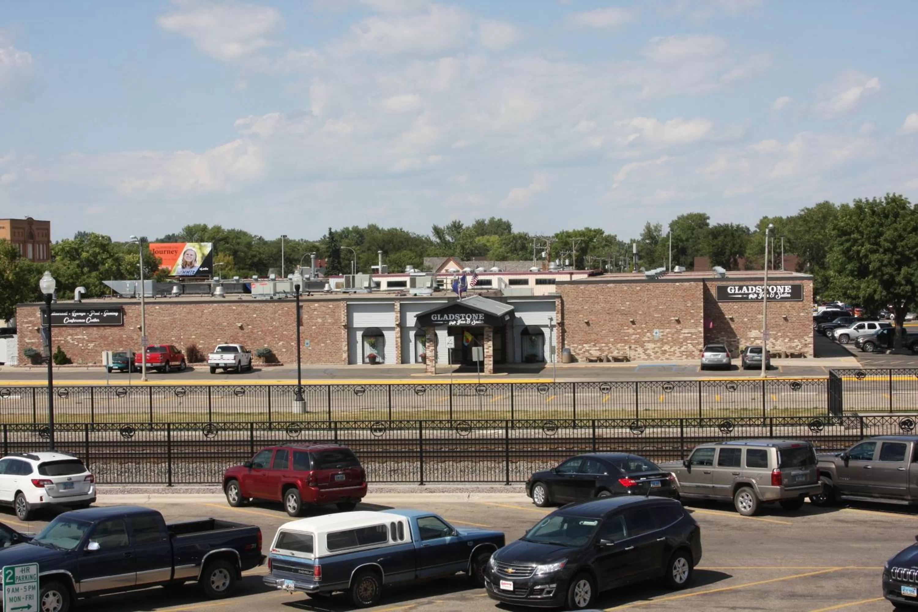 Property building in Gladstone Inn and Suites