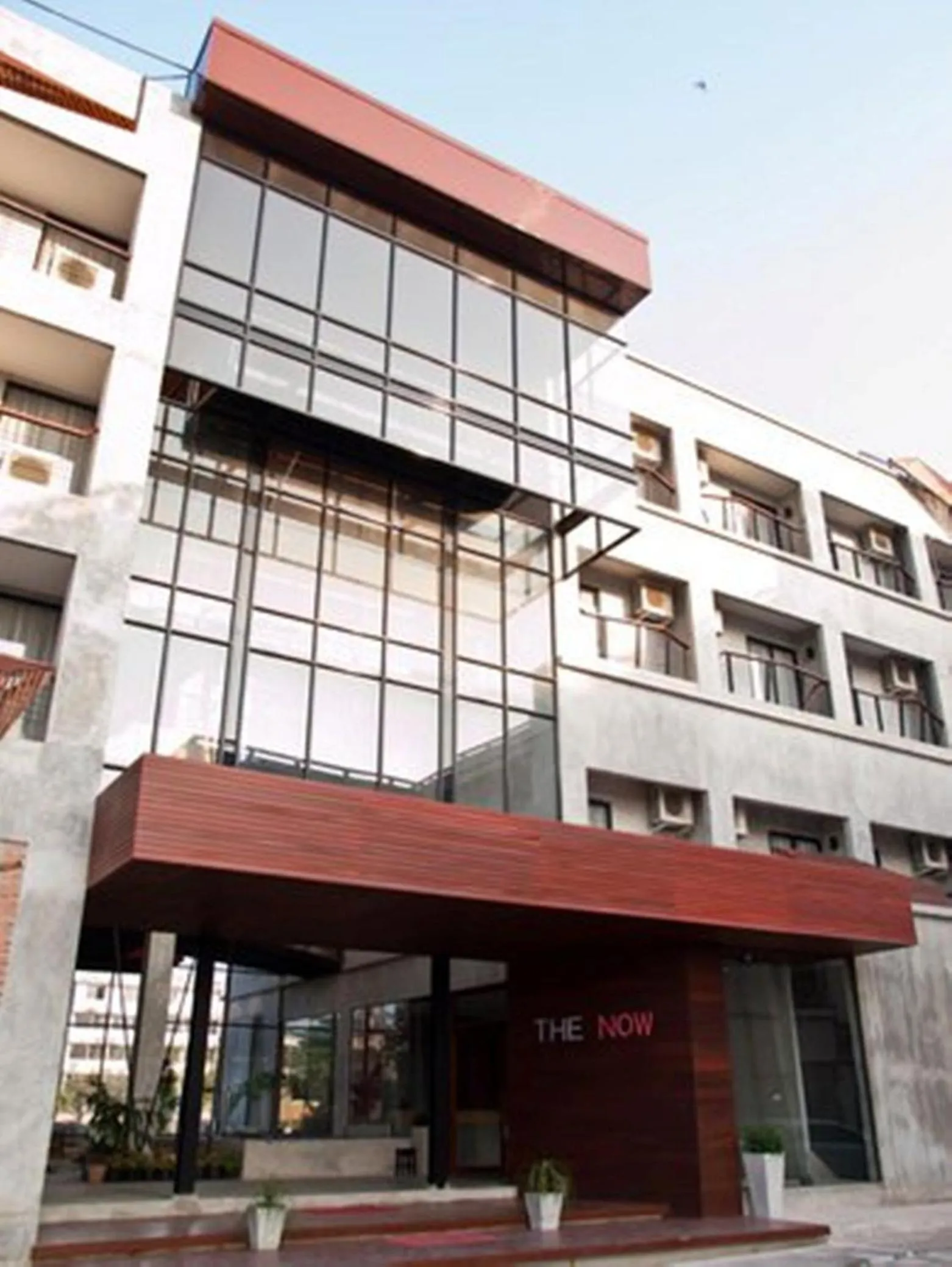 Facade/entrance in The Now Hotel - SHA Extra Plus