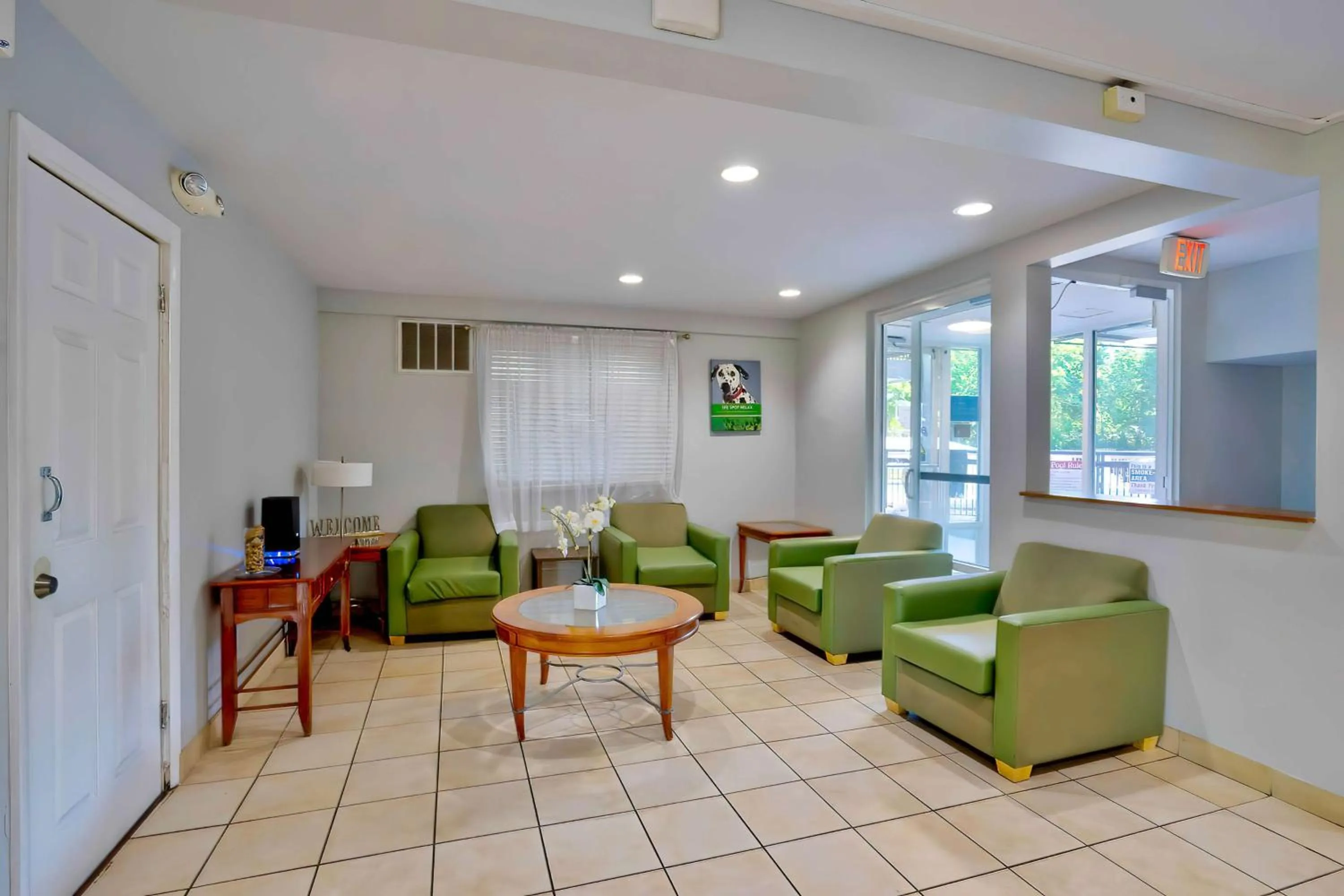 Lobby or reception in Motel 6 Virginia Beach
