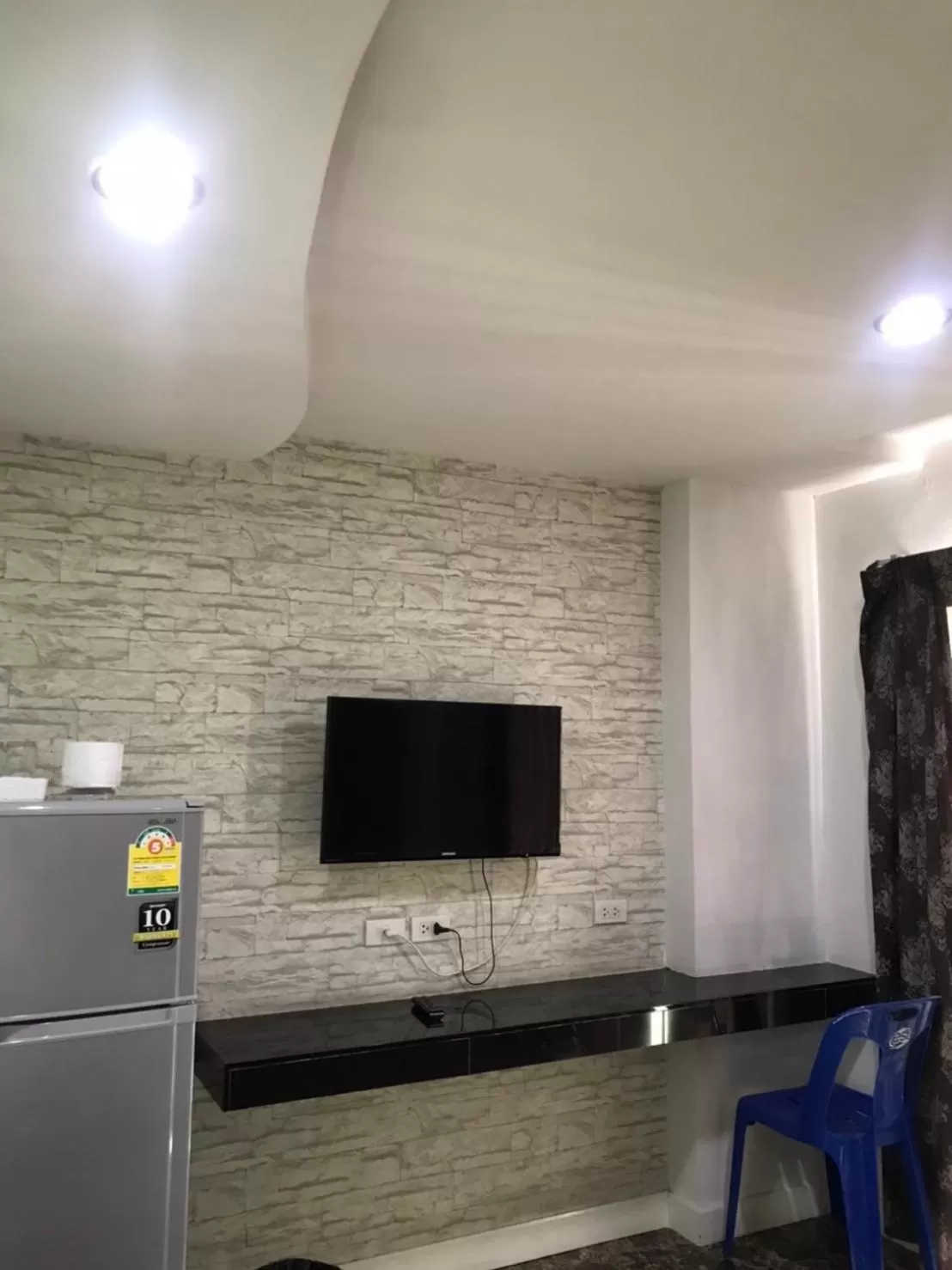 TV/Entertainment Center in Rod Fai Fah Apartment