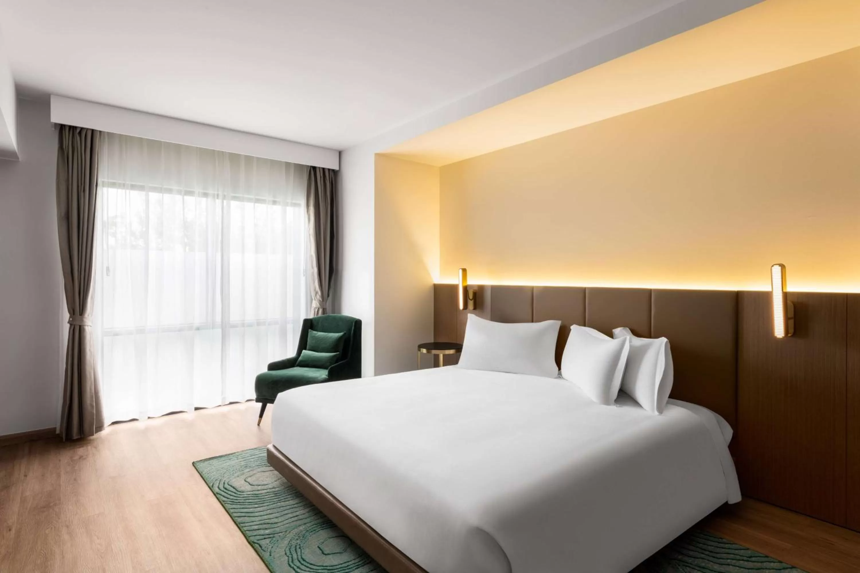 Photo of the whole room, Bed in Dolce by Wyndham Hollywood