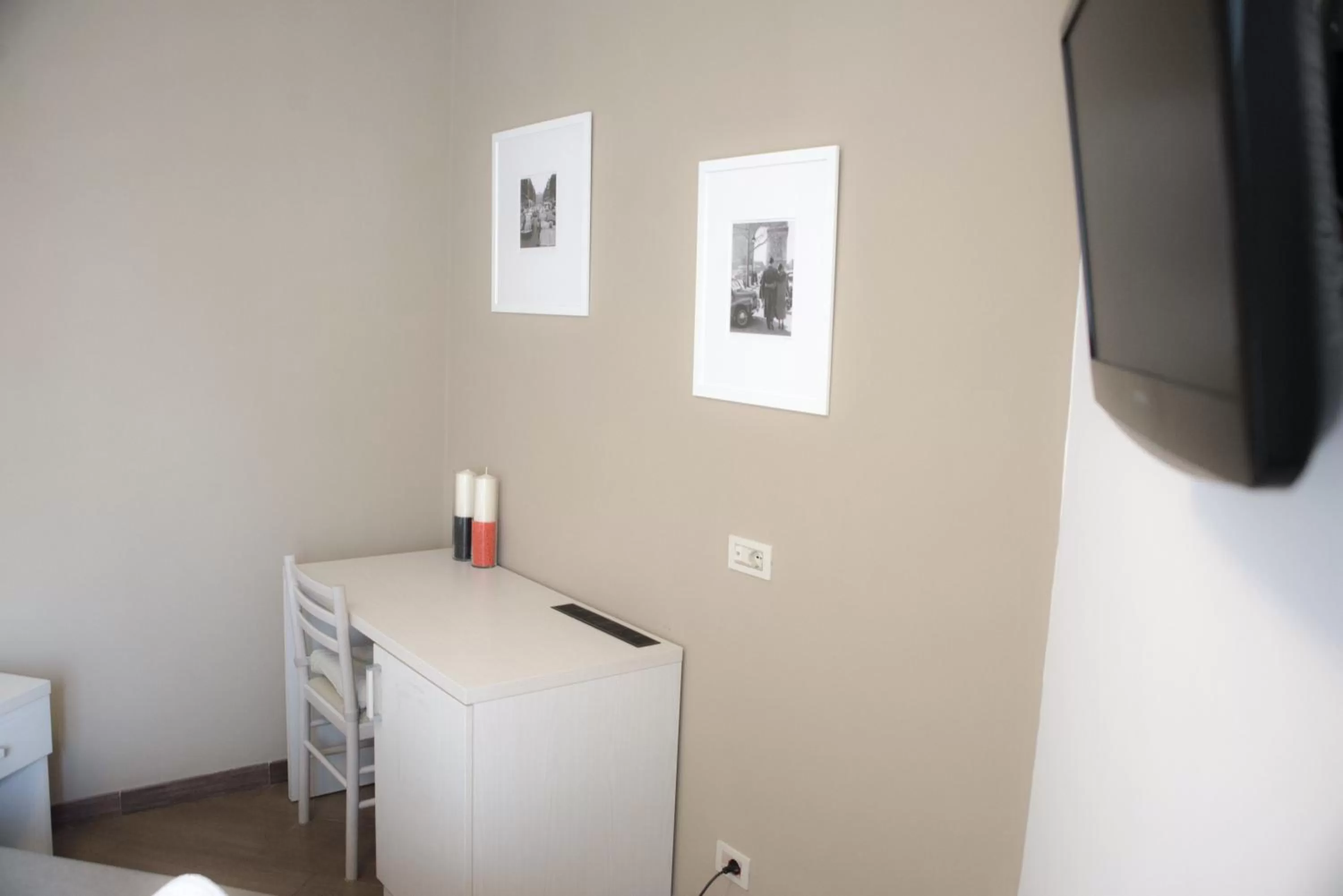 Photo of the whole room in Anna Guest House