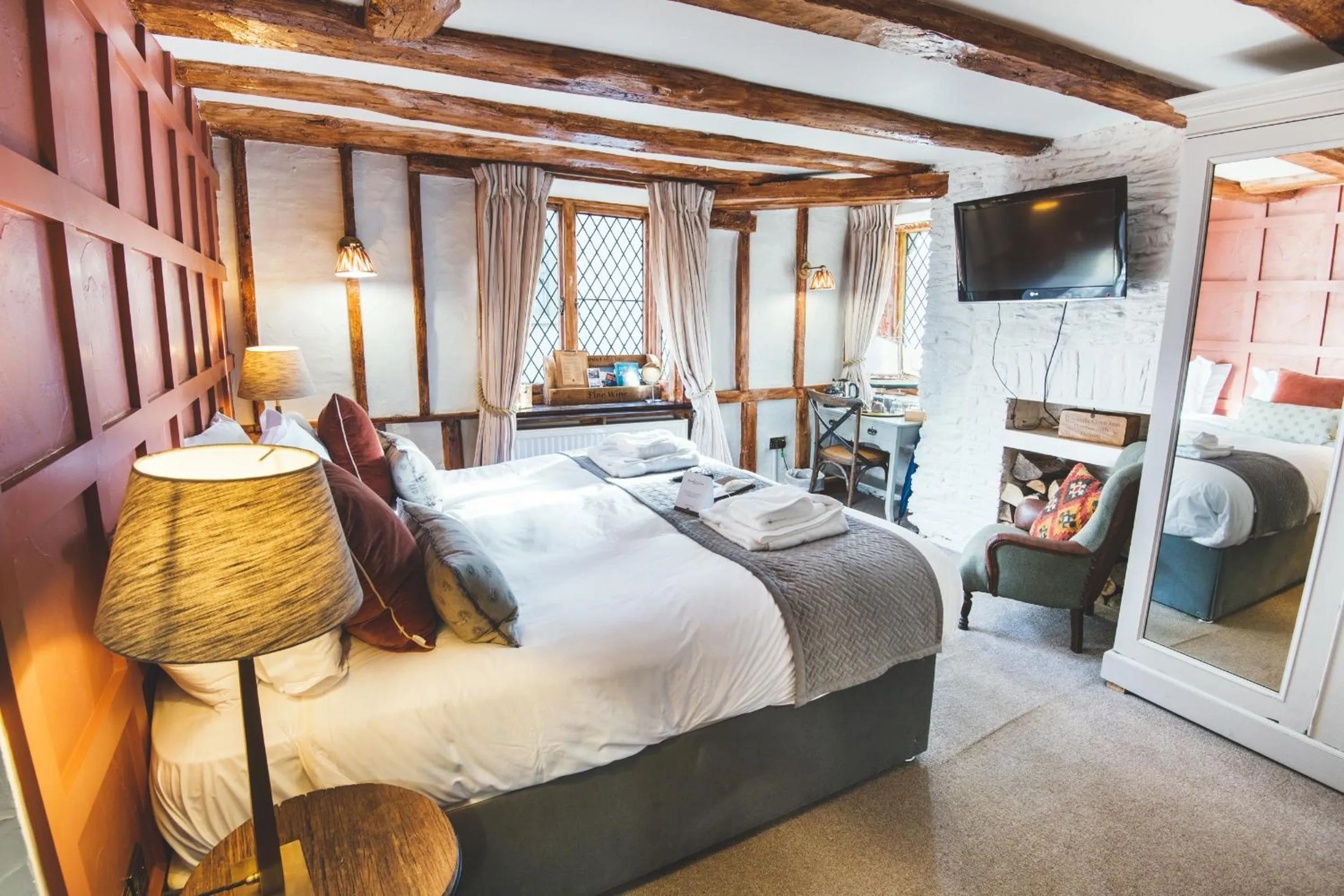 Bed in Bayards Cove Inn